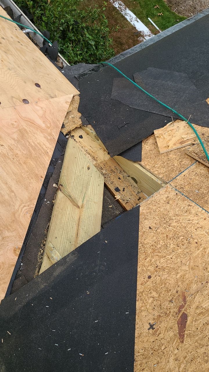 Arlington: CertainTeed Landmark Pro Designer Shingles in Max Def Heather Blend by RM Banning, Inc.