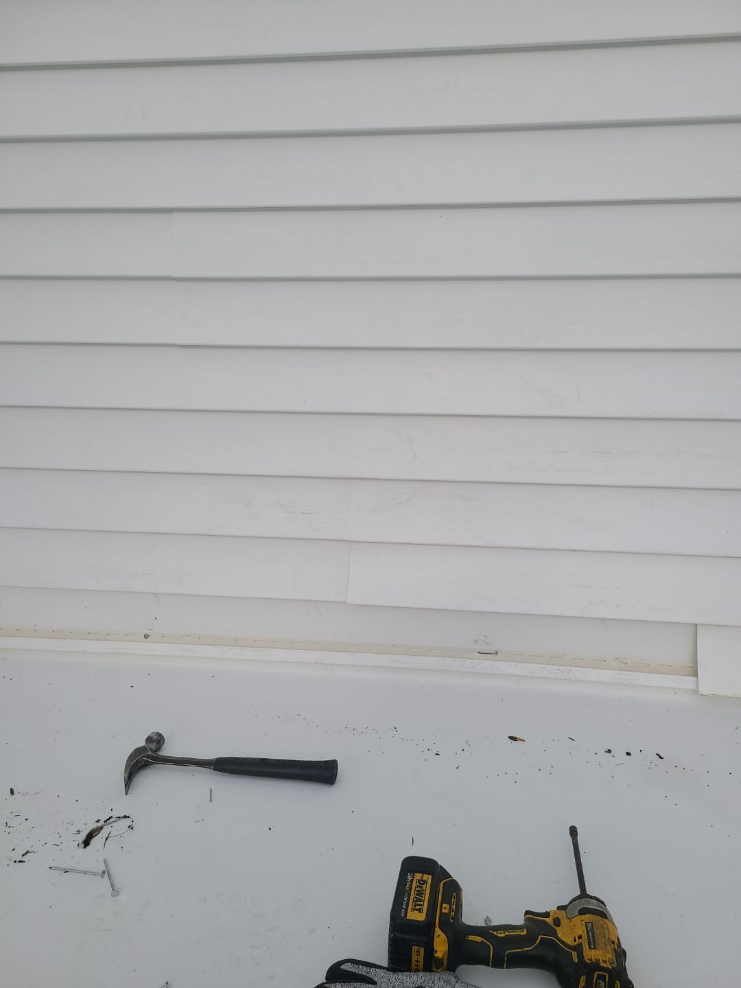 Springfield CertainTeed Charcoal Black Roof & CertainTeed Colonial White Siding by RM Banning, Inc.