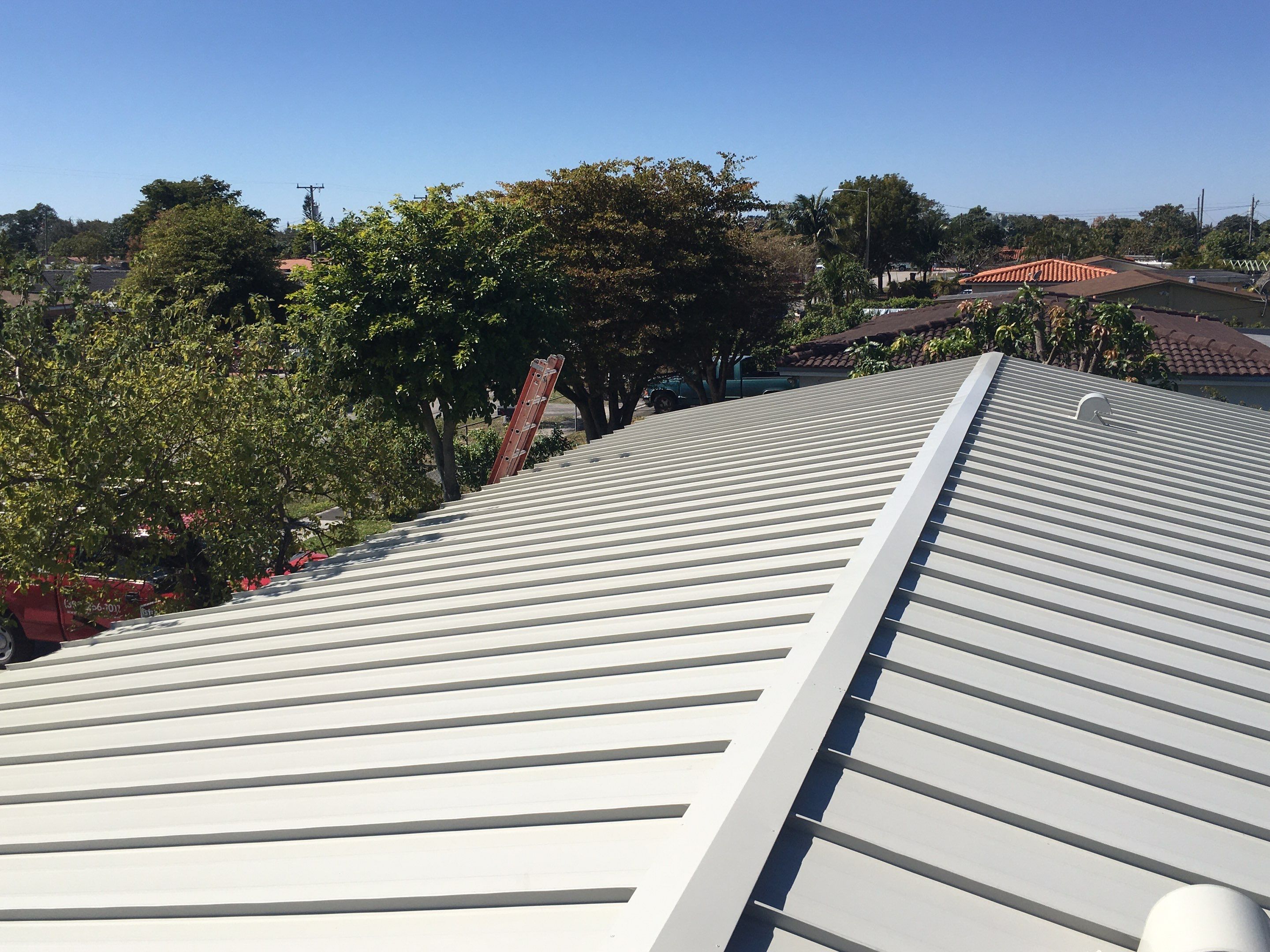 Metal Roof - Galvalume - Almond by Istueta Roofing