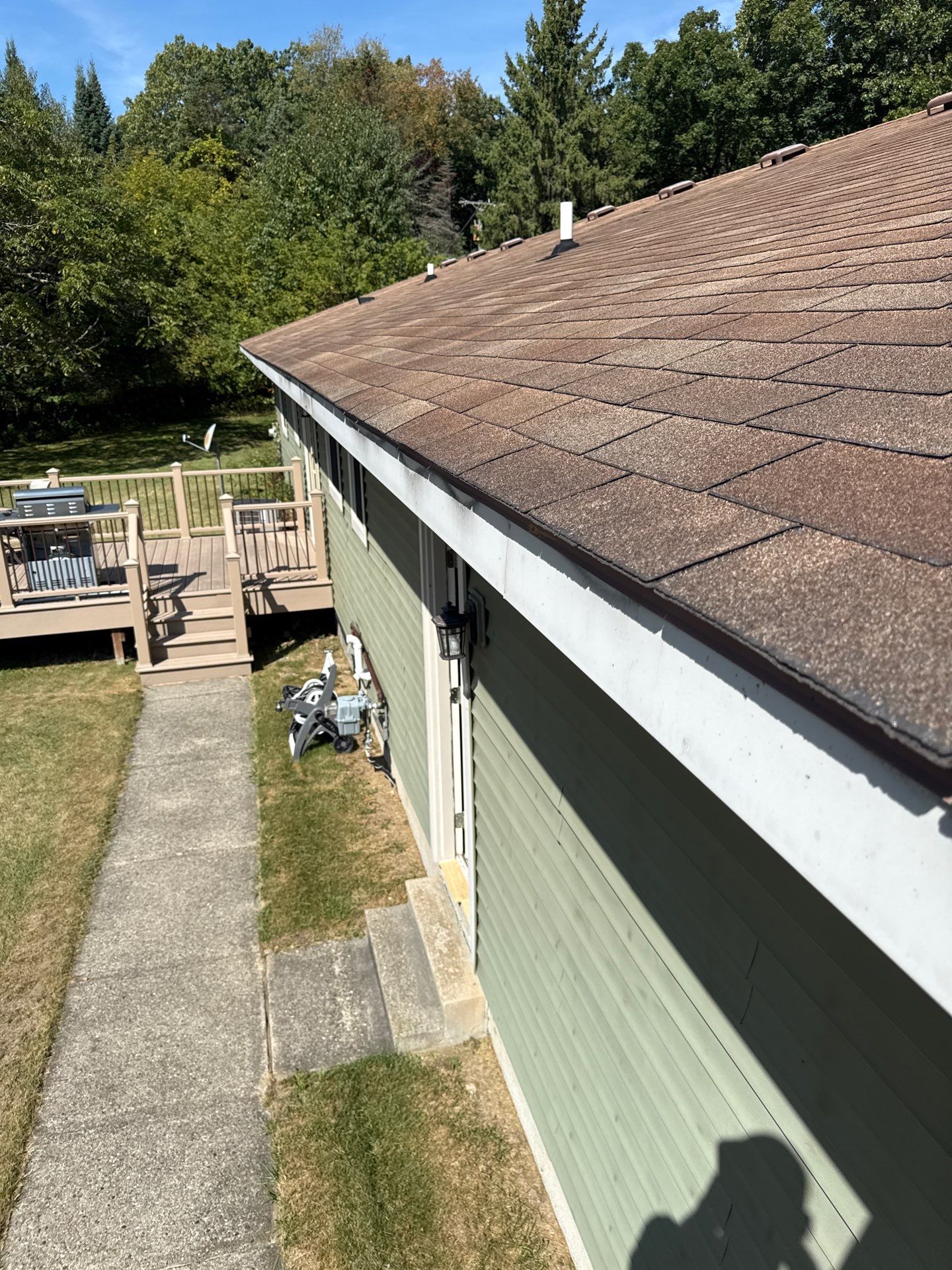 Roof Replacement using Owens Corning Sand Castle and Siding Replacement using Odyssey Plus D4" Wood Grain by 180 Contractors