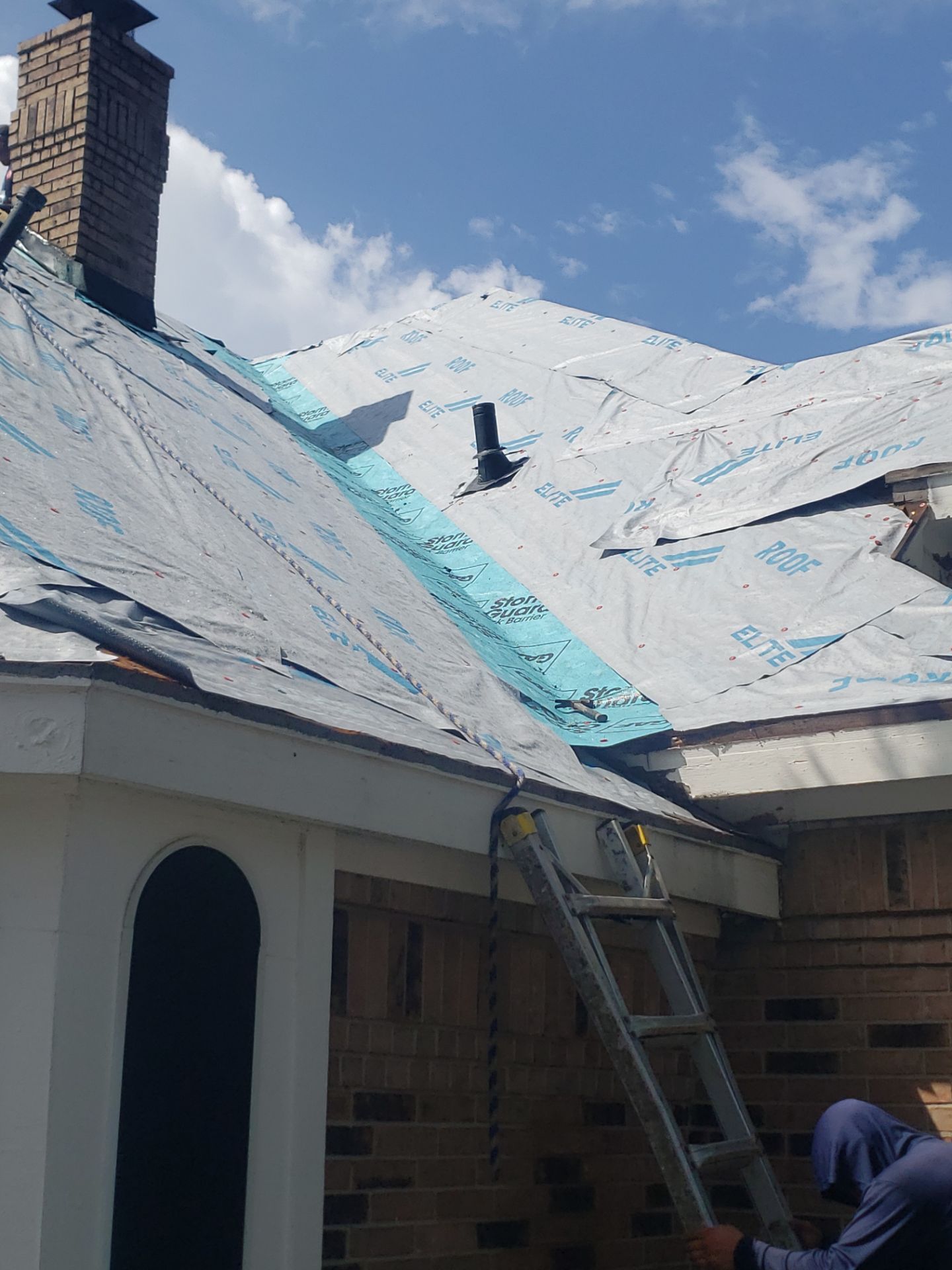GAF UHDZ - Charcoal by Elite Roofing LLC