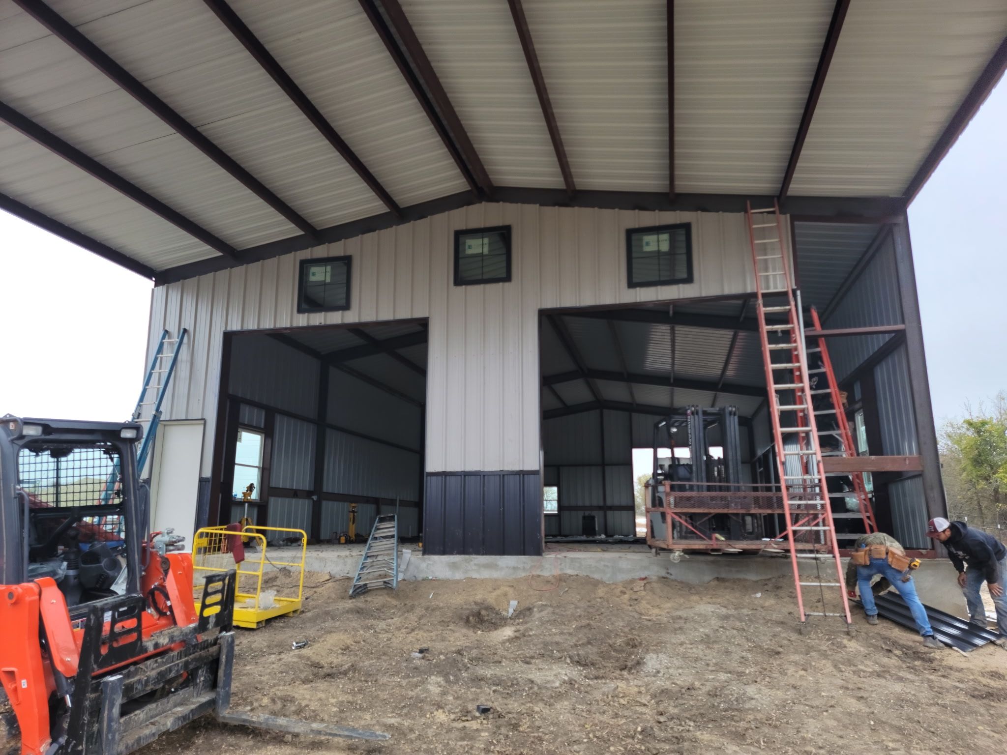 Carports, Metal Patio Covers, Barns, Shops, and more by REPS Austin Area Roofer