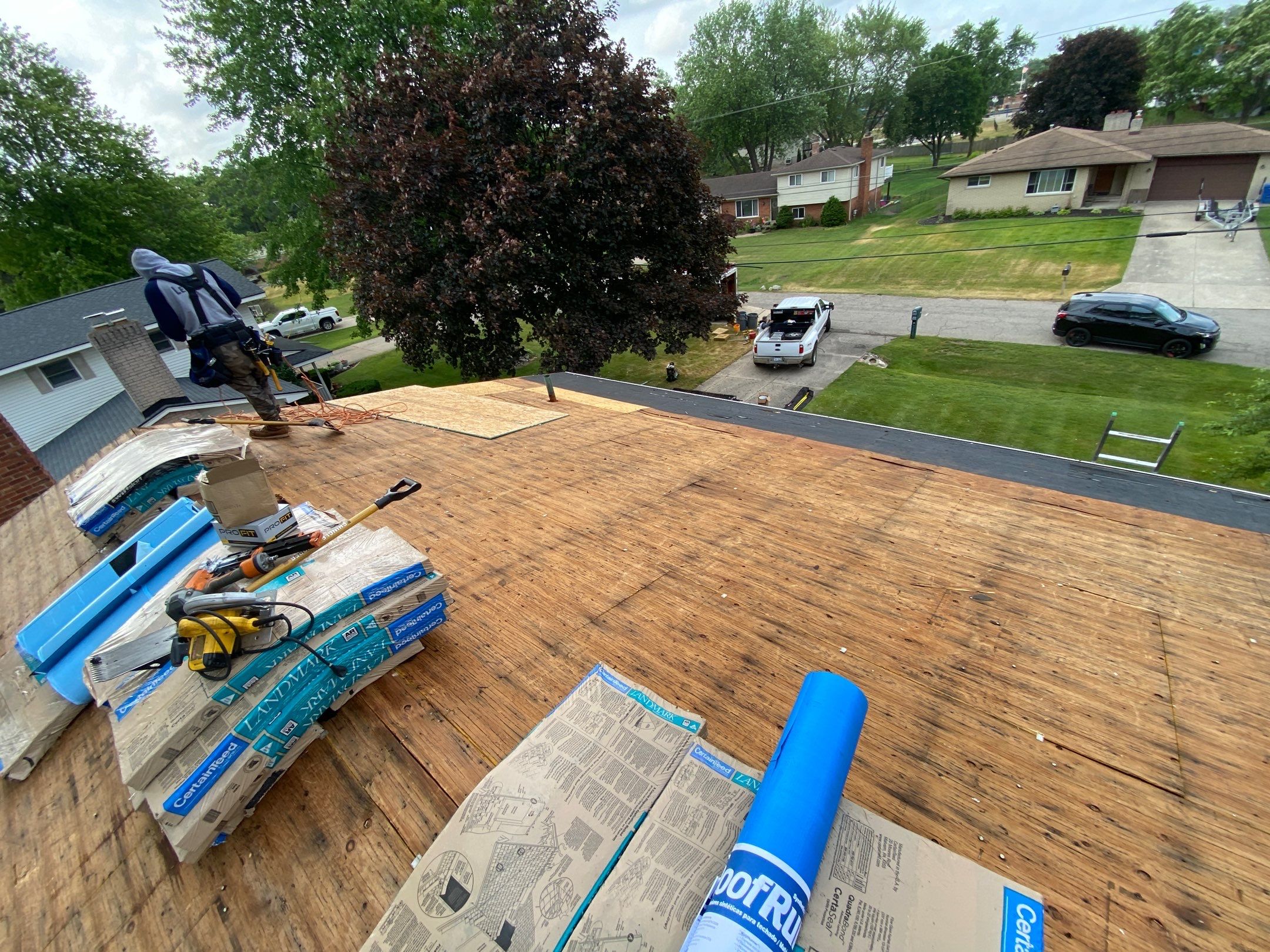 Roof Replacement using CertainTeed Landmark by 180 Contractors