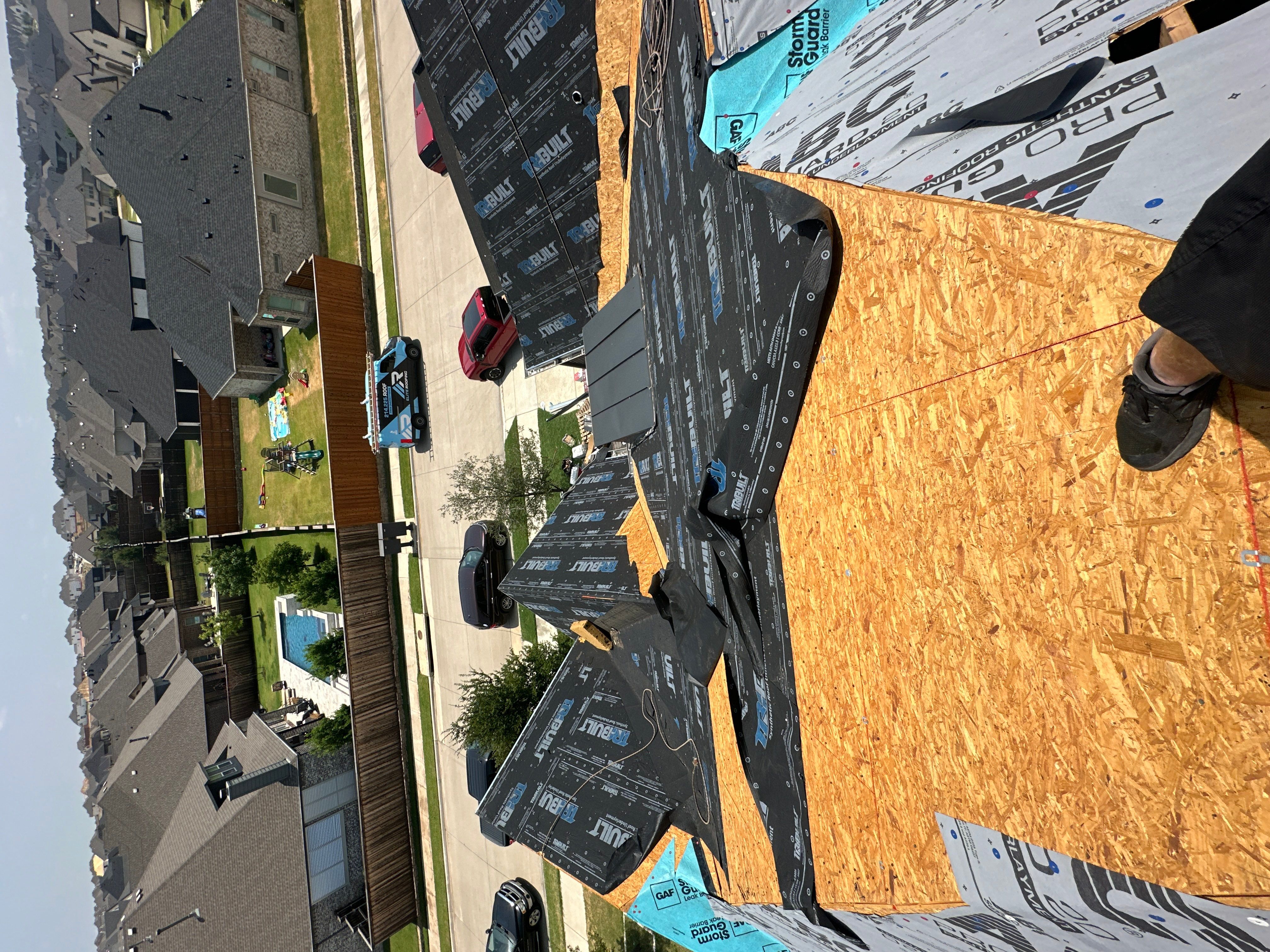 GAF Natural Shadow - Charcoal by Elite Roofing LLC