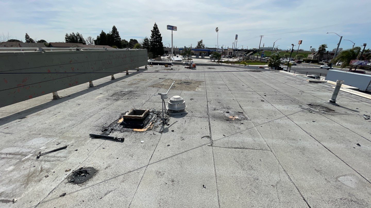 TPO single-ply roofing system using GAF Everguard 60 mil by Straight Edge Roofing Inc