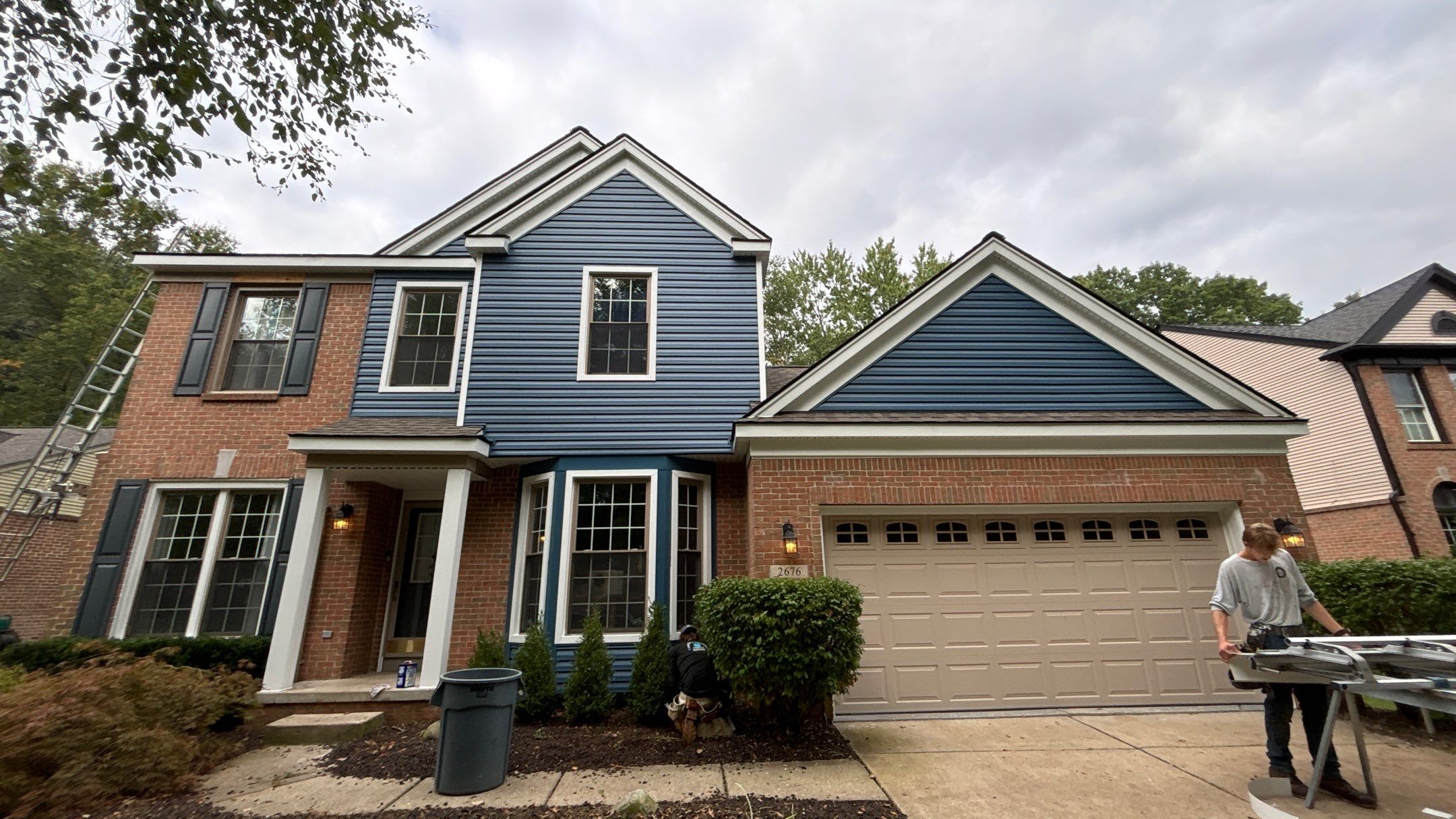 Siding Replacement using Alside Charter Oak D4.5" by 180 Contractors