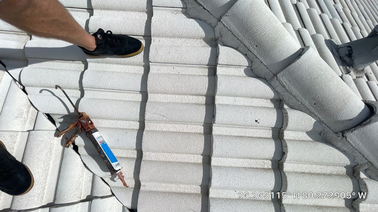 ๐ Customer Spotlight: Lee M. (Black Boater) โ Aastro Roofing Delivers Exceptional Service Again! ๐ by Aastro Roofing