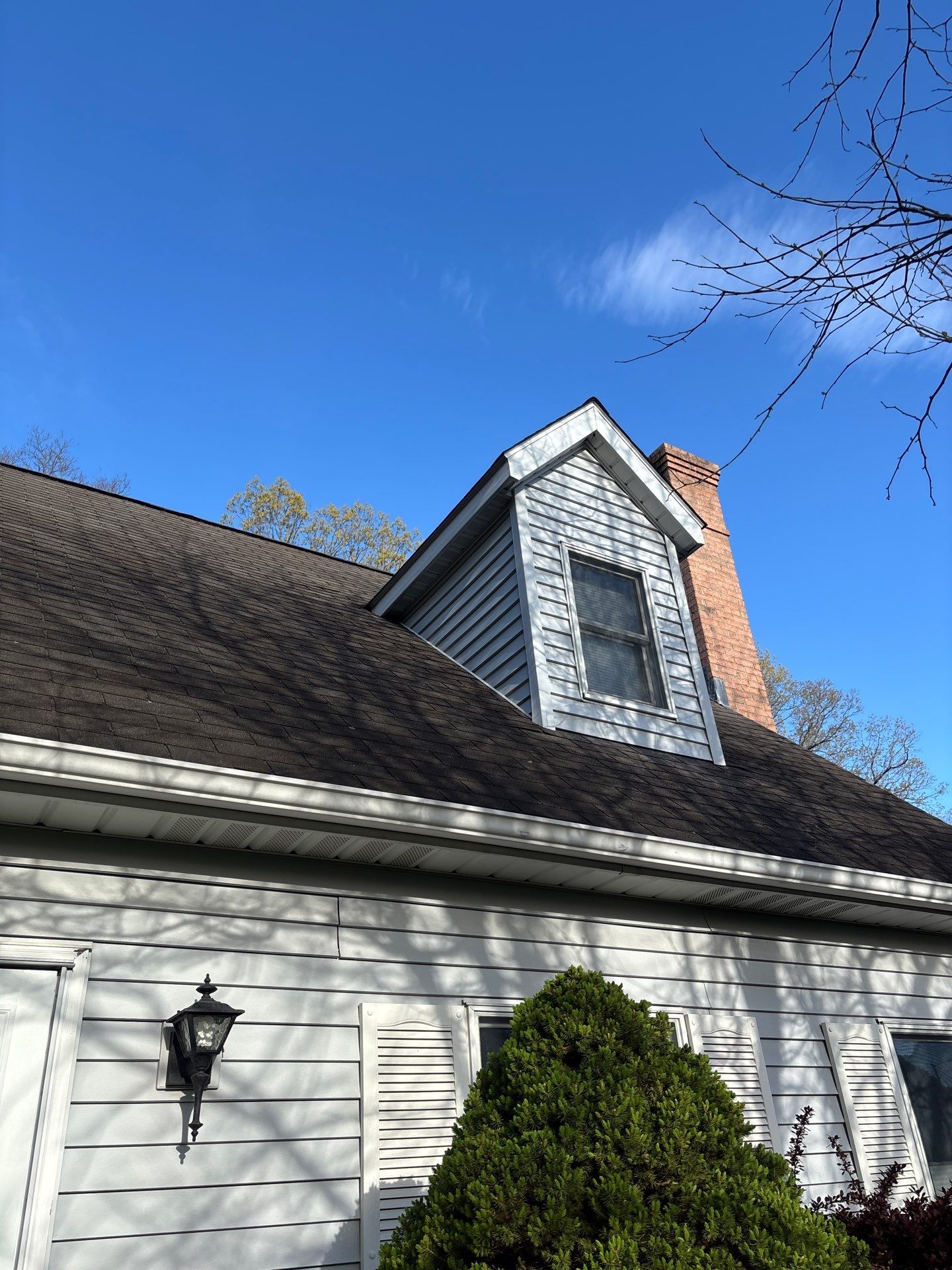 Gorgeous newly shingled home gets the DiGiorgi touch! by DiGiorgi Roofing and Siding Inc