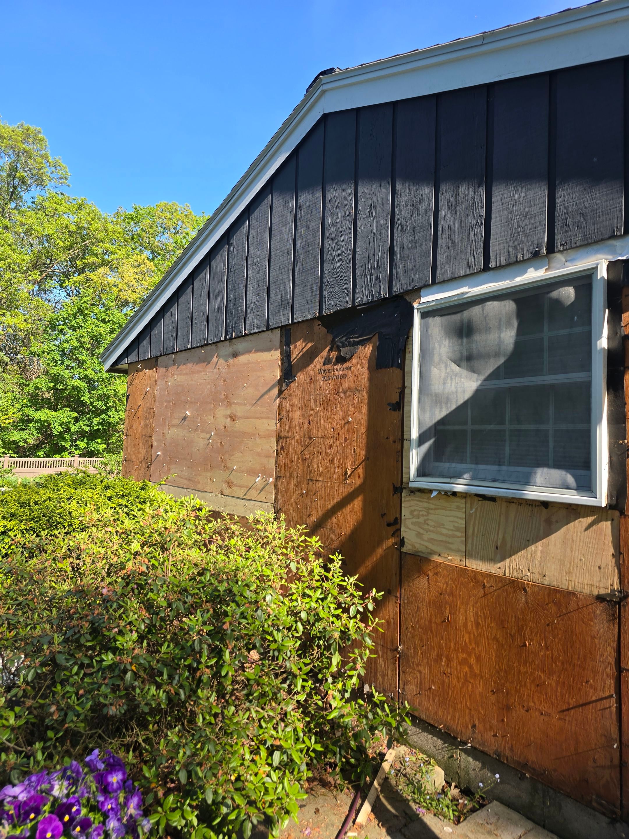 Vinyl Siding Transformation – Pacific Blue by Mighty Dog Roofing of Greater Middlesex County
