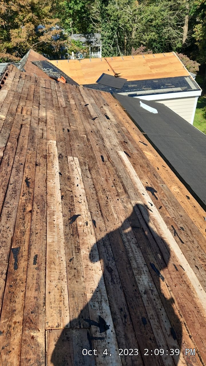 Residential Roofing Installation using Owens Corning TruDefinition Williamsburg gray by A Plus Exterior