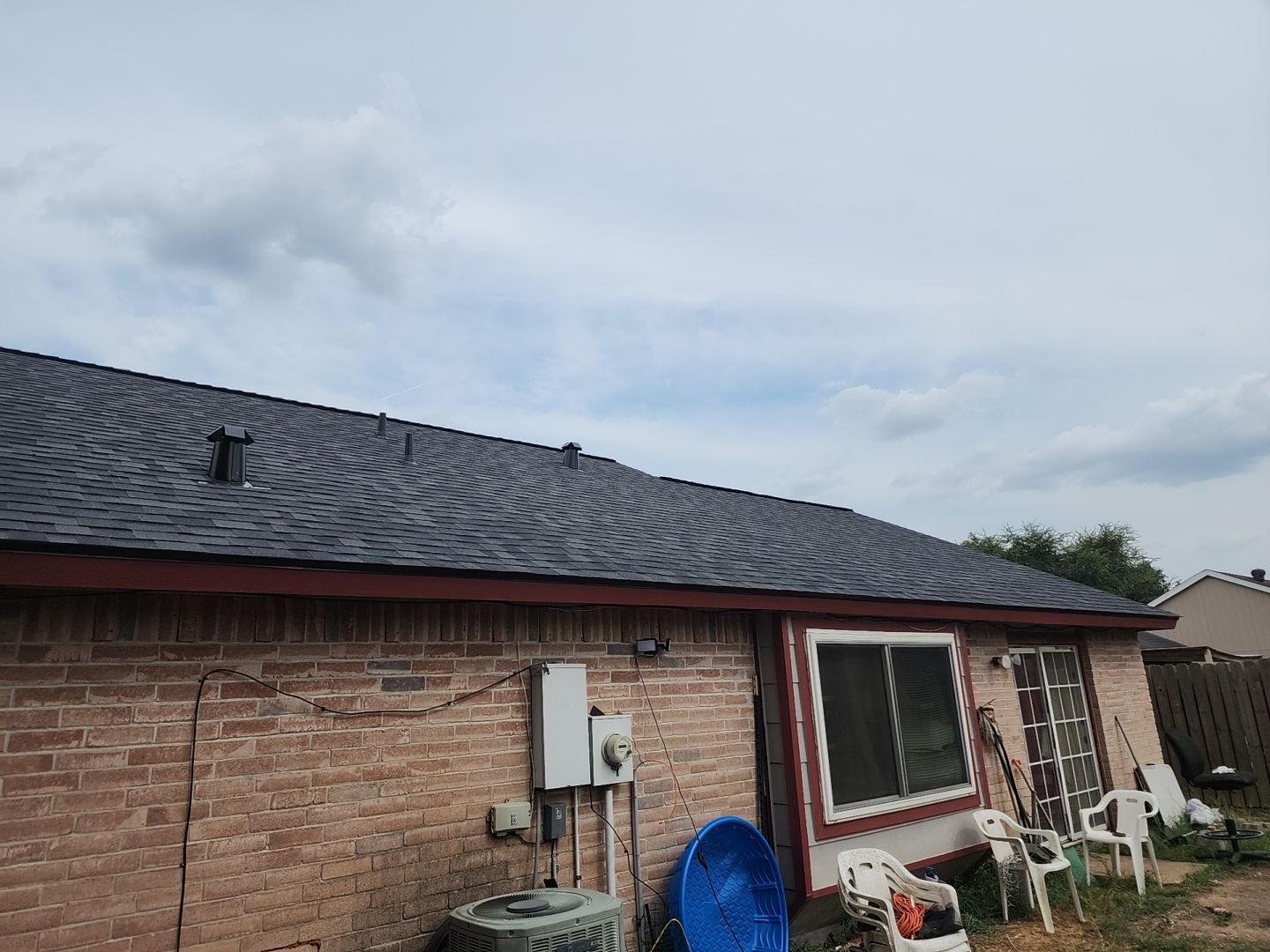 Residential Roofing Installation using Owen's Corning Duration (Lifetime) Shingles by Roof Repair Company