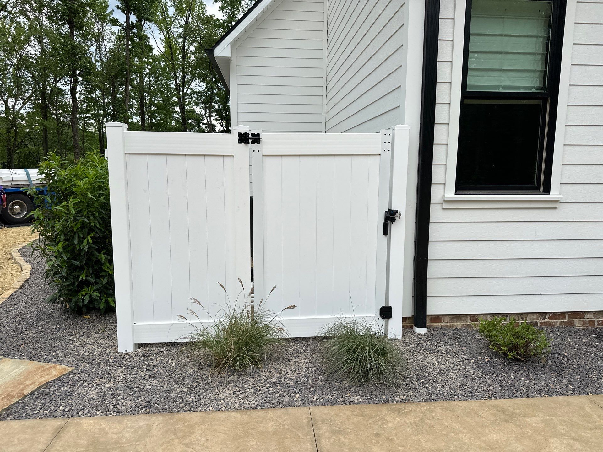 Privacy vinyl fence by Mr. Fence