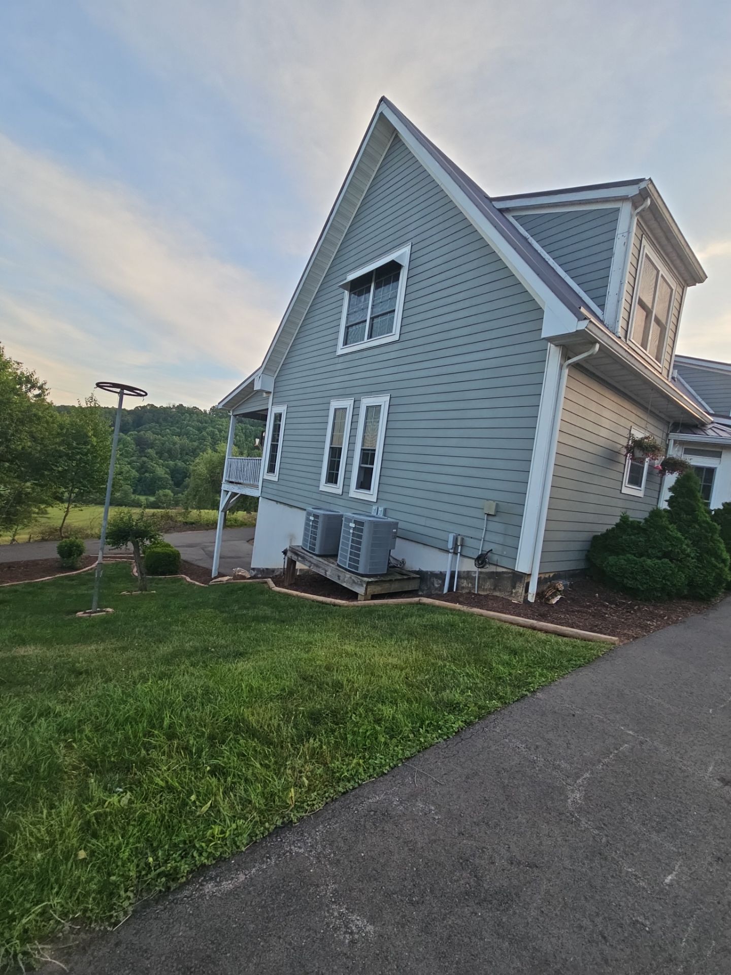 Miller Residence by Omnia Roofing