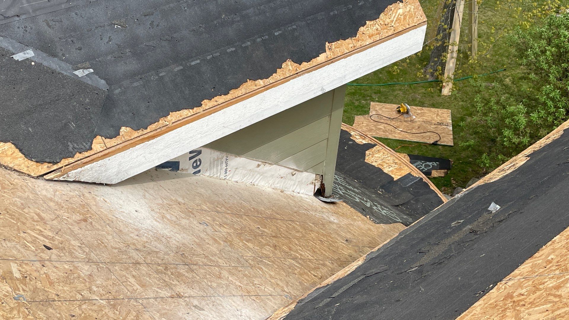 Roof Replacement using CertainTeed Landmark by 180 Contractors