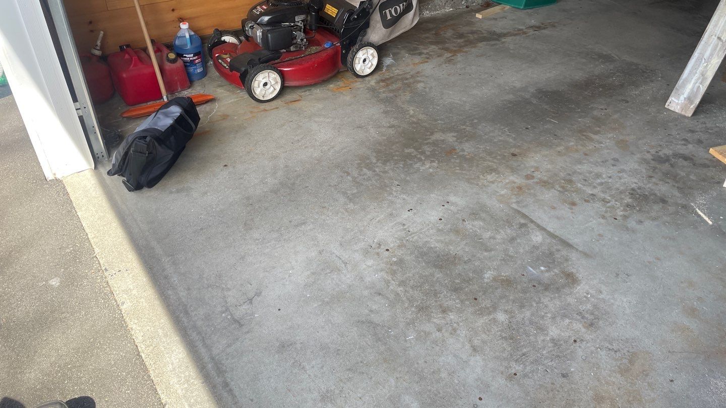 Garage in Nashua, NH 03063 by Symphony Concrete Coatings