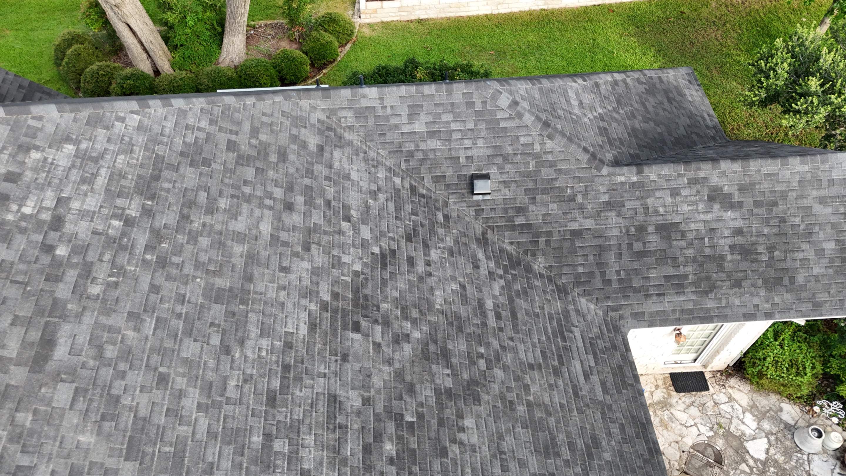 Brilliant Black - Malarkey Vista by RoofsOnly.com