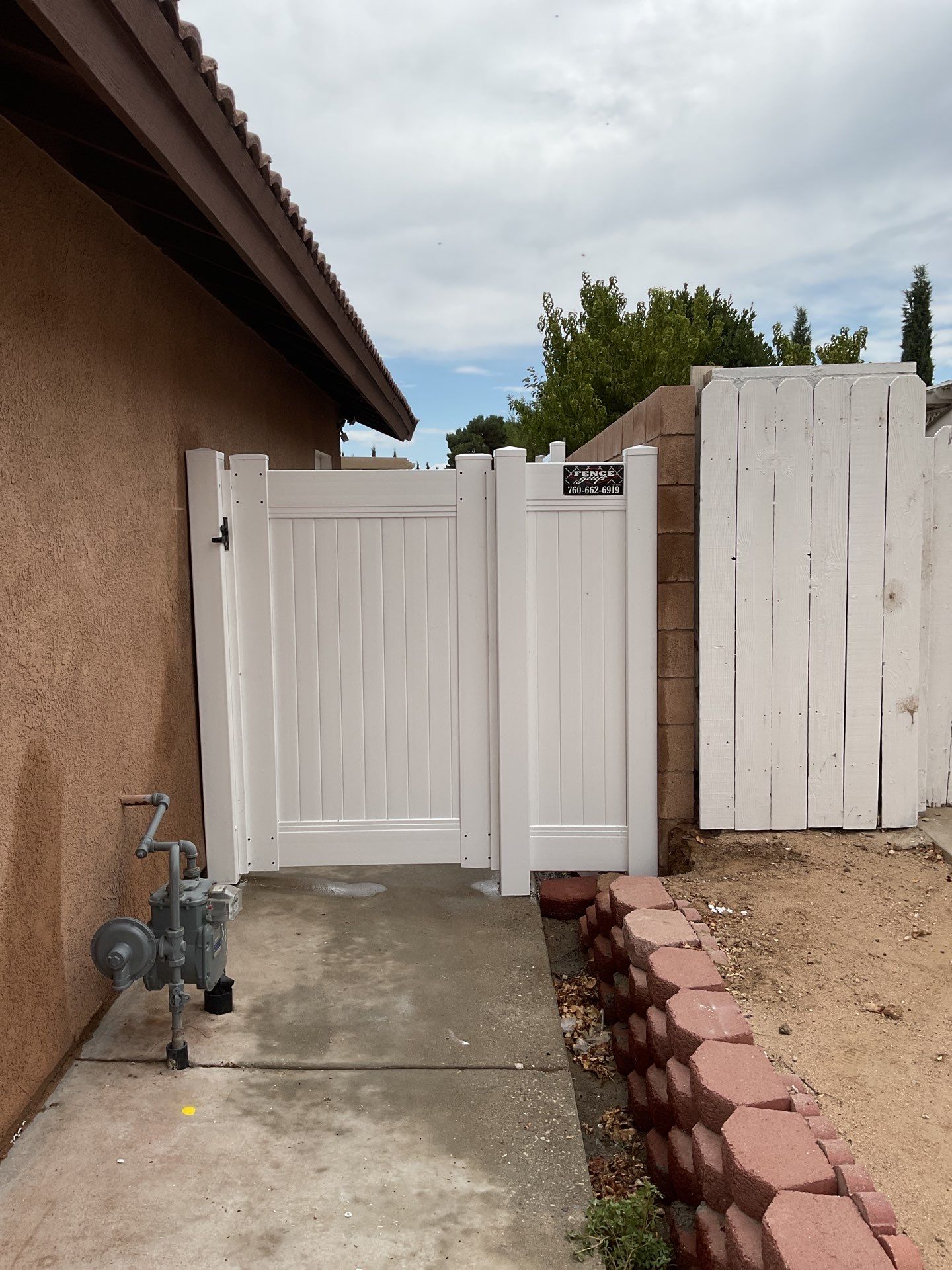 Fence Installation using Vinyl by Fence Guys Inc.