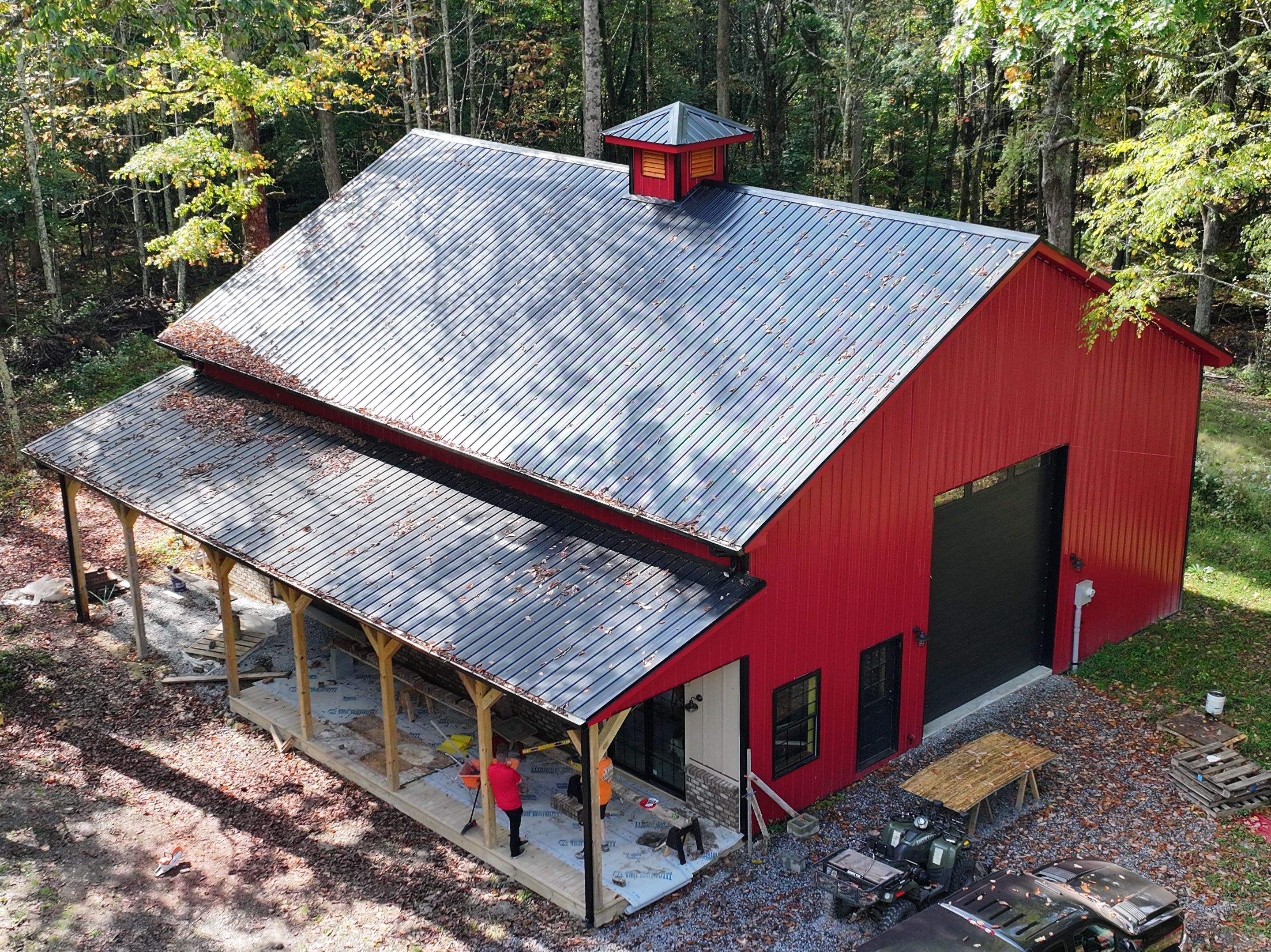 Brodour Barndominium by Omnia Roofing