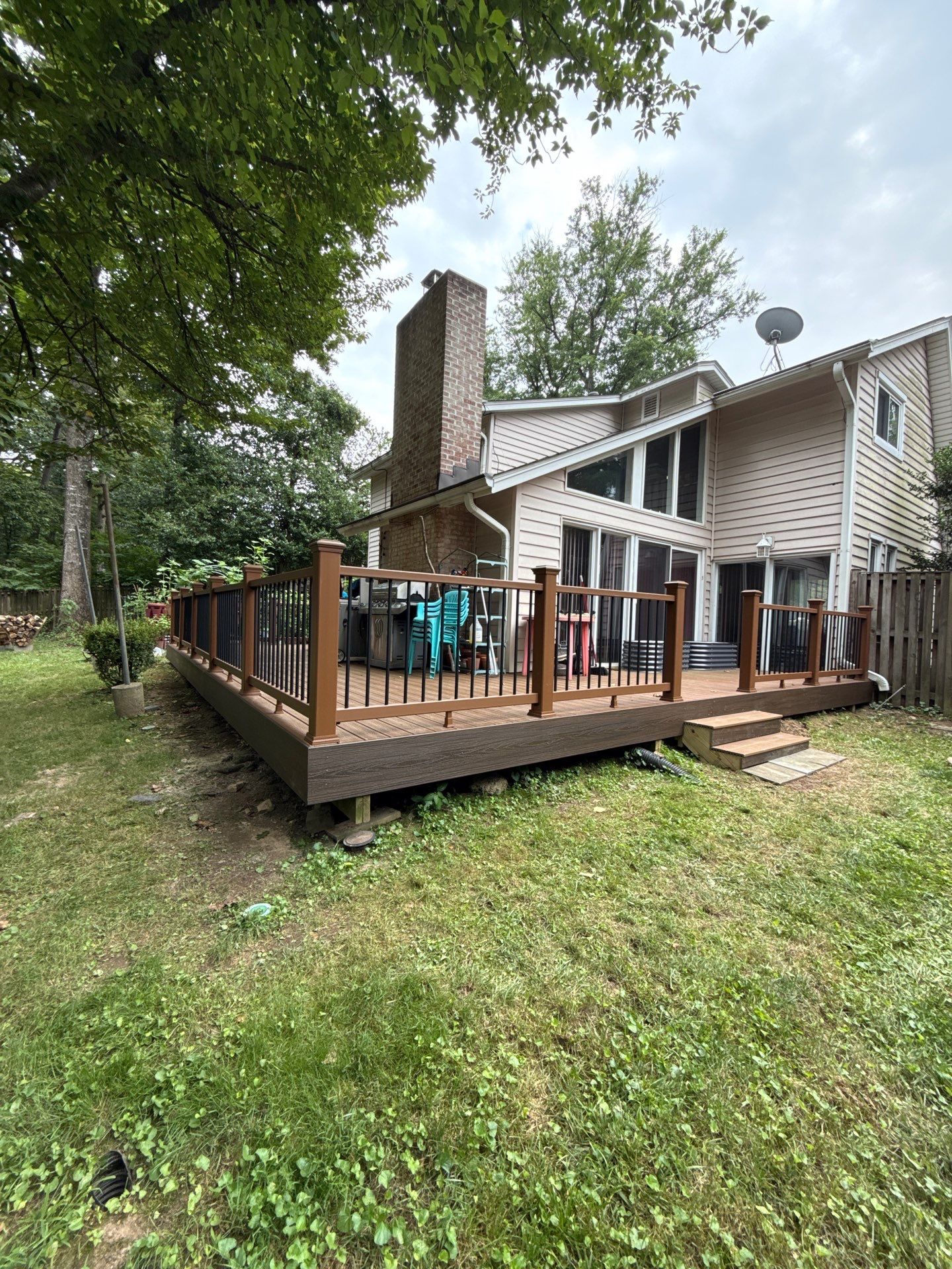 Railing deck installation  by Jesus Master Handyman LLC 