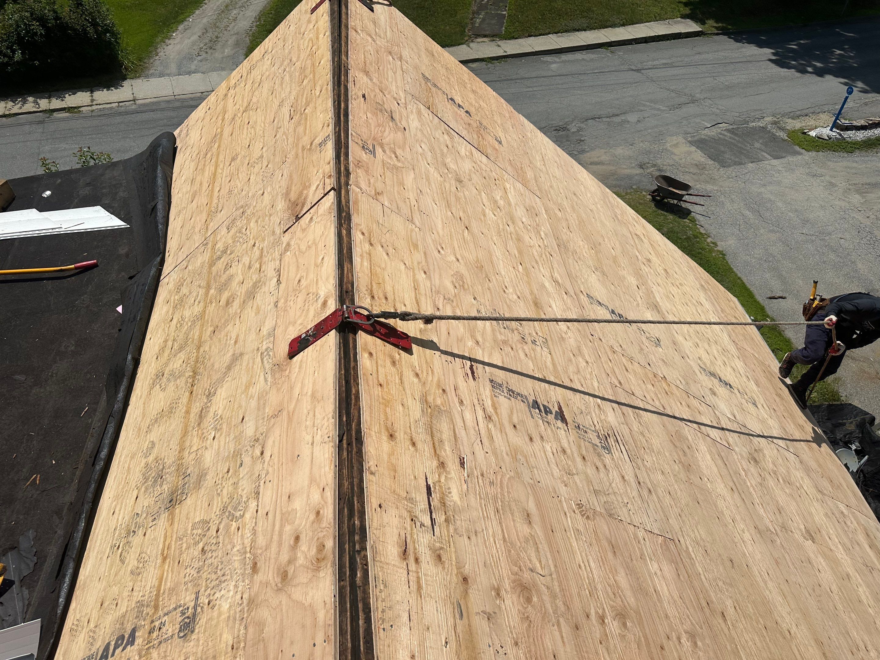 π‘ Another happy homeowner in Claremont, NH! πͺ by Tall pine roofing