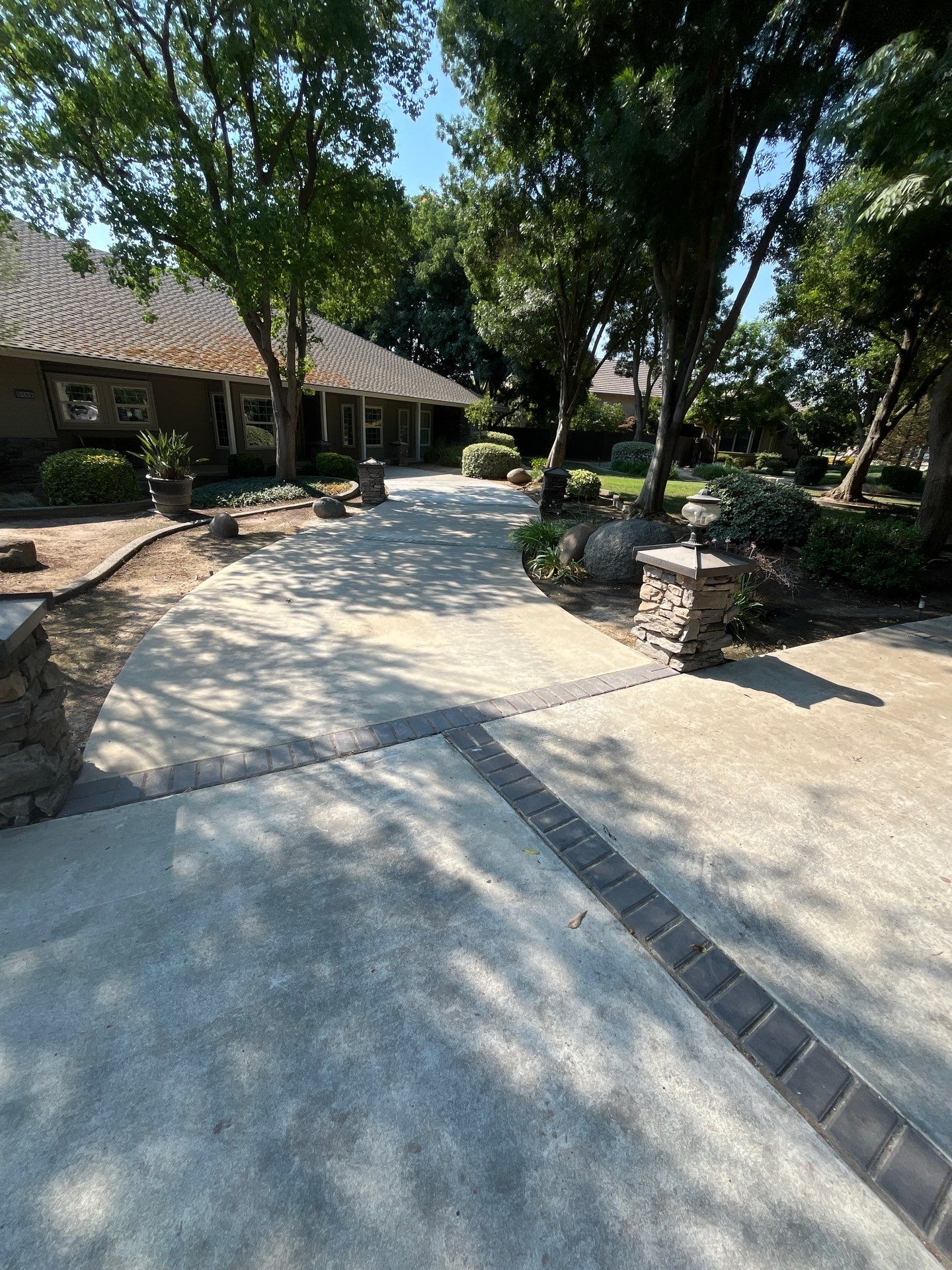 Relaxing Country Estate by Kaylor Landscape inc.