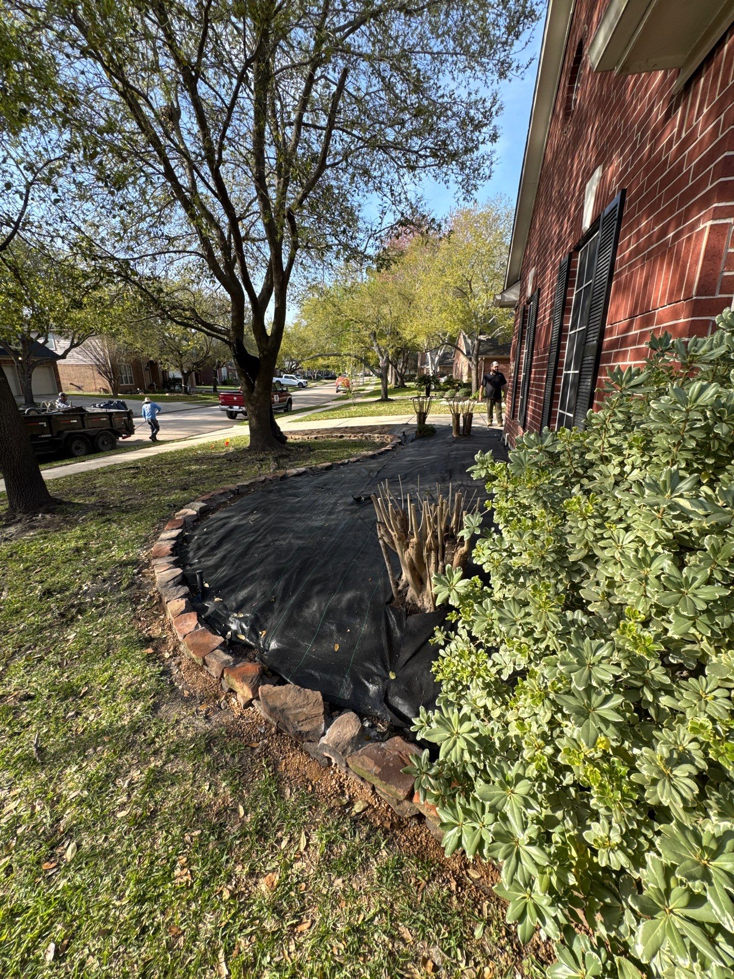 🌿 Mr. Kling – Front Yard Flower Bed Refresh & Backyard Walk Path by Texas Urban Elements