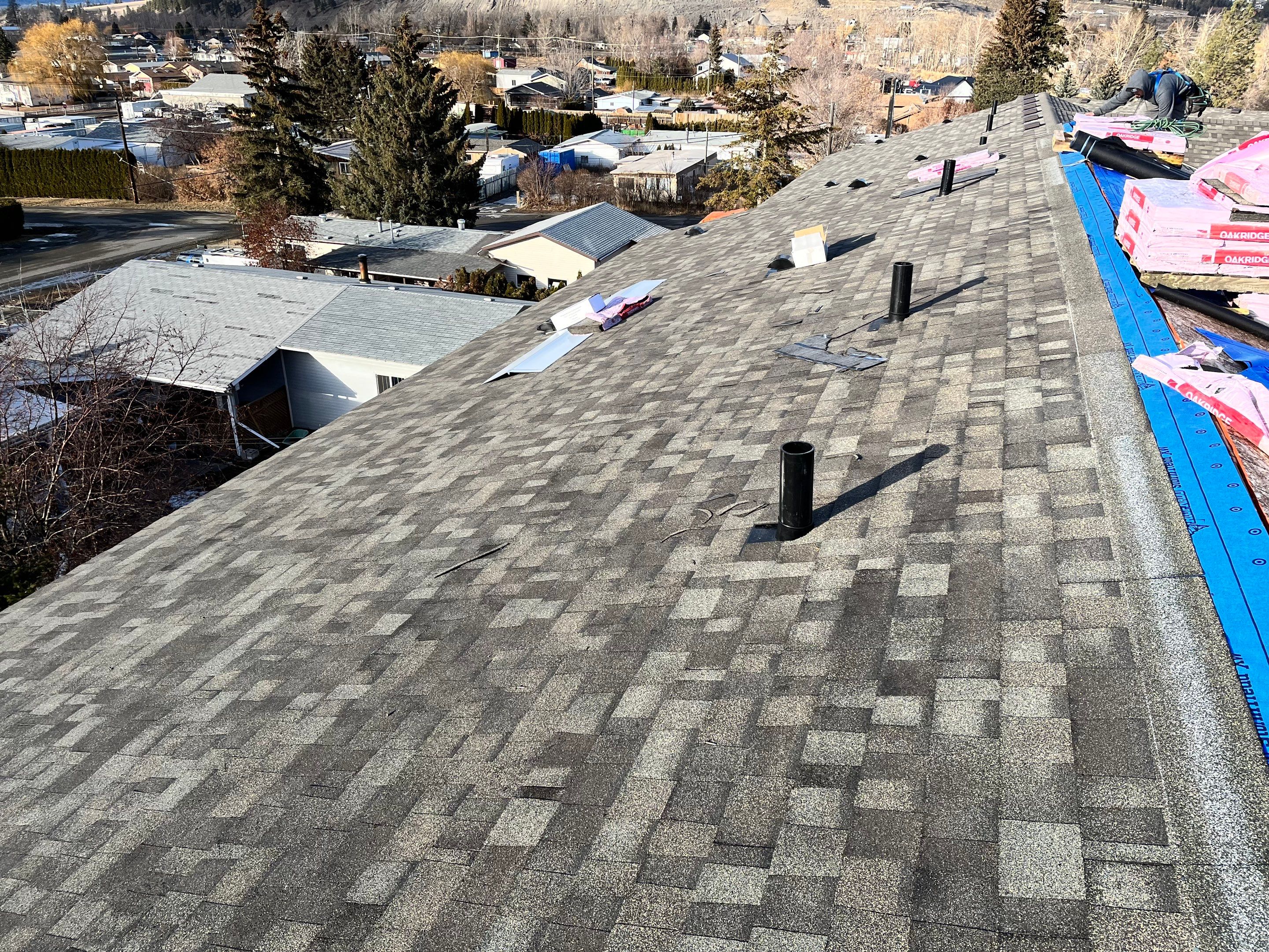 Residential Roofing Installation using OC Oakridge shingles by Top Notch Roofing Inc