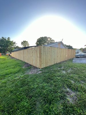 Bradenton, FL 6ft. Tall Board on Board Privacy Fence 