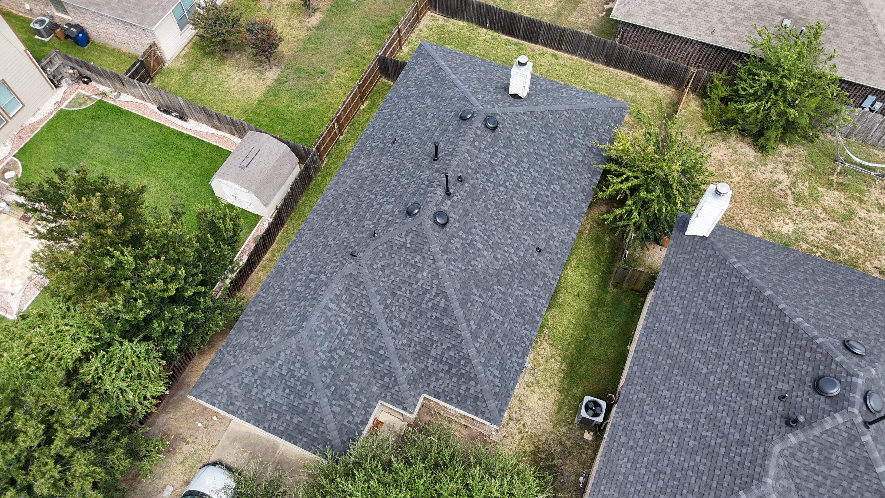 Onyx Black - Owens Corning TruDefinition Duration by RoofsOnly.com