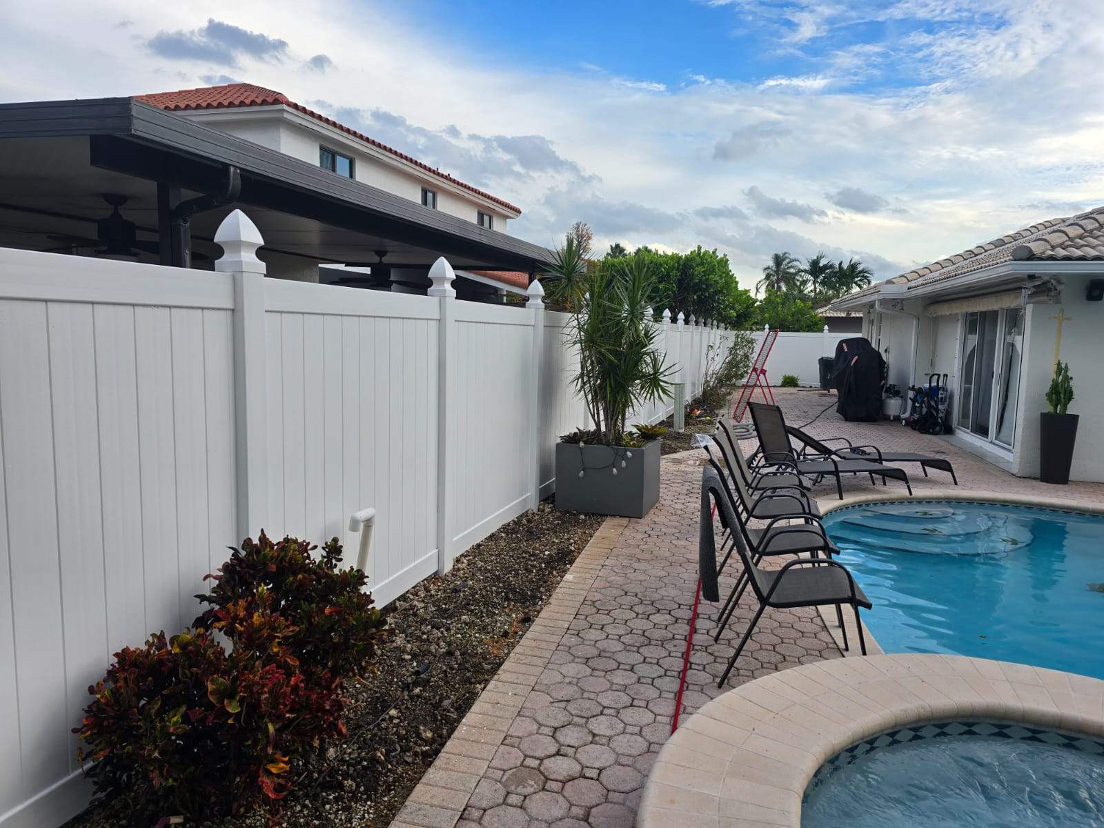 Vinyl Fence in Miami by True Fence LLC