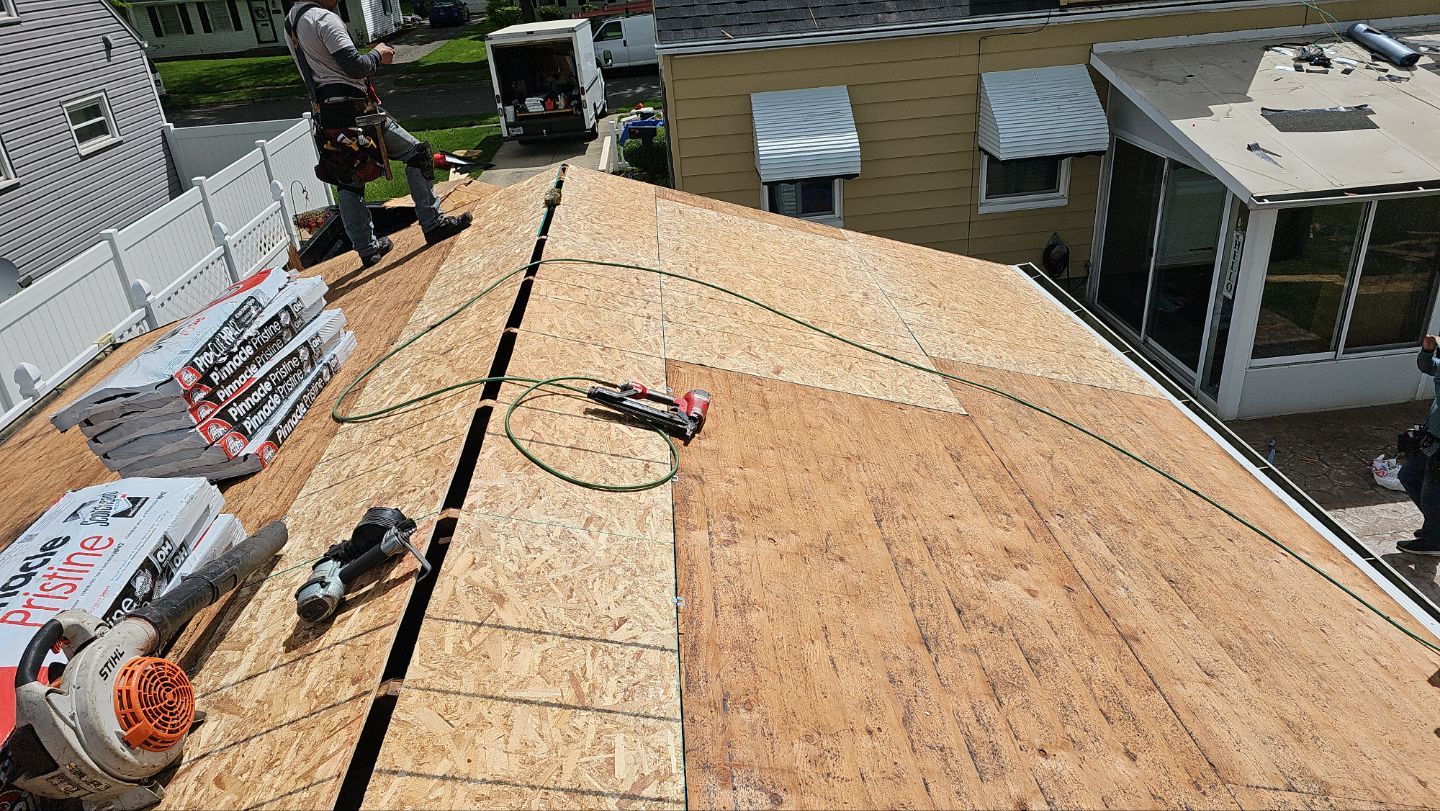Atlas Pinnacle, Color, Black Shadow, Drip Edge, Color, White by Eagle Eye Roofing