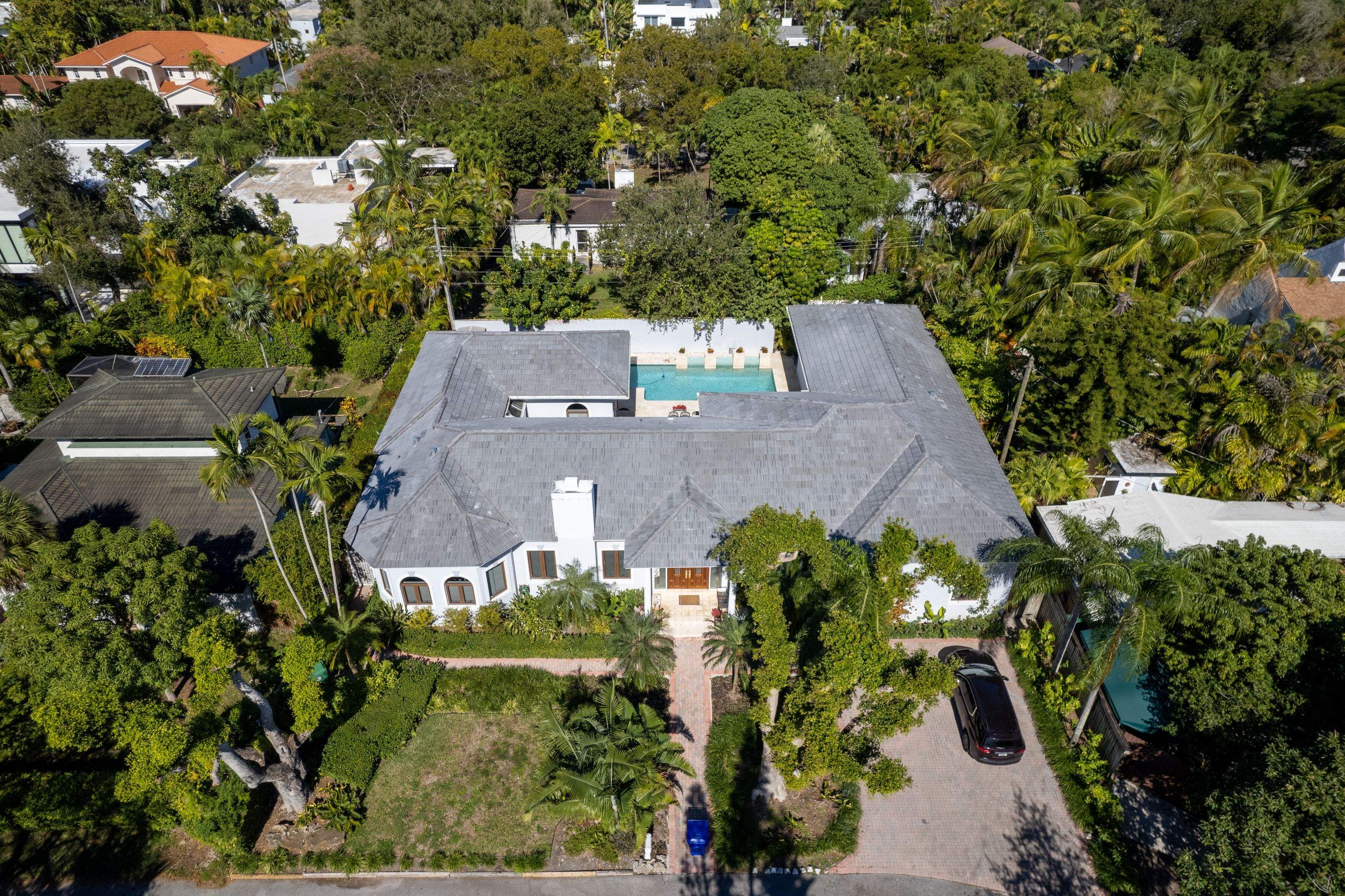 Crown Windsor Slate - Manatee Color by Istueta Roofing