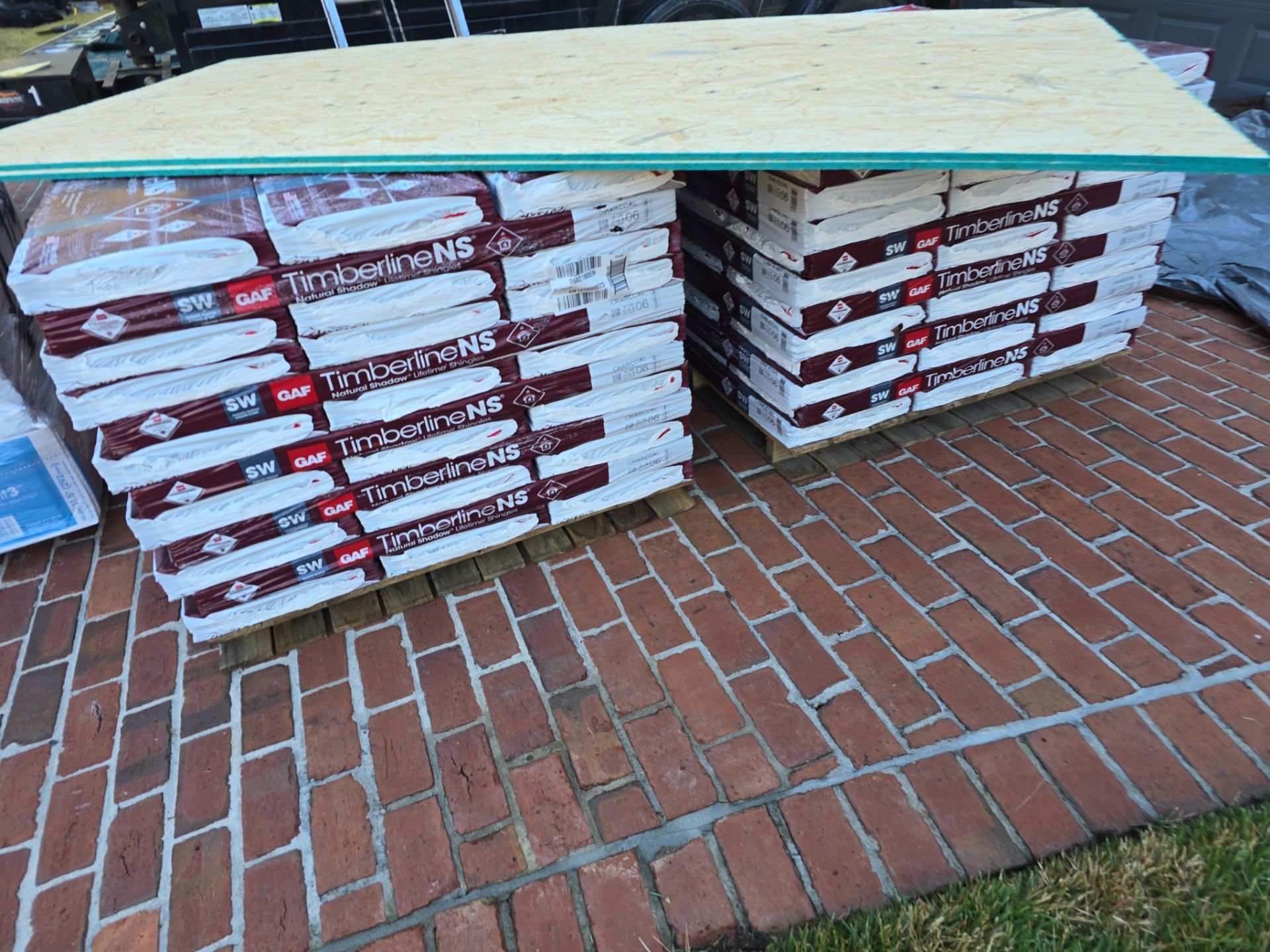 GAF Timberline Natural Shadow in Charcoal by Element Pros Roofing, LLC