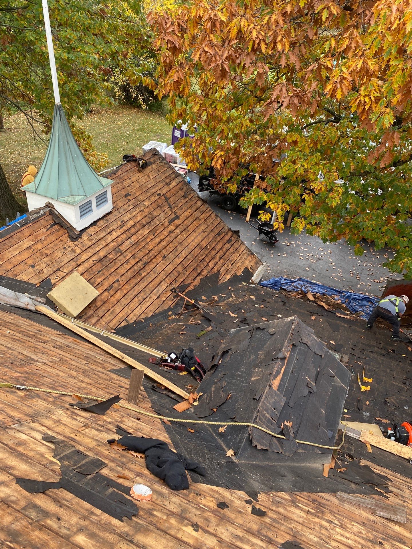 Brava Shake Roof Installation with Aluminum Gutters by Custom Installations