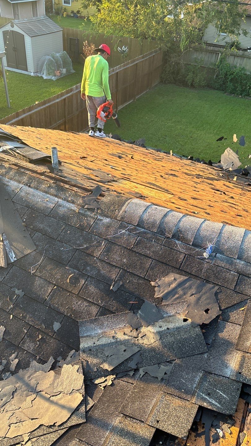 Residential Roofing Installation using Owen's Corning Duration (Lifetime) Shingles by Roof Repair Company