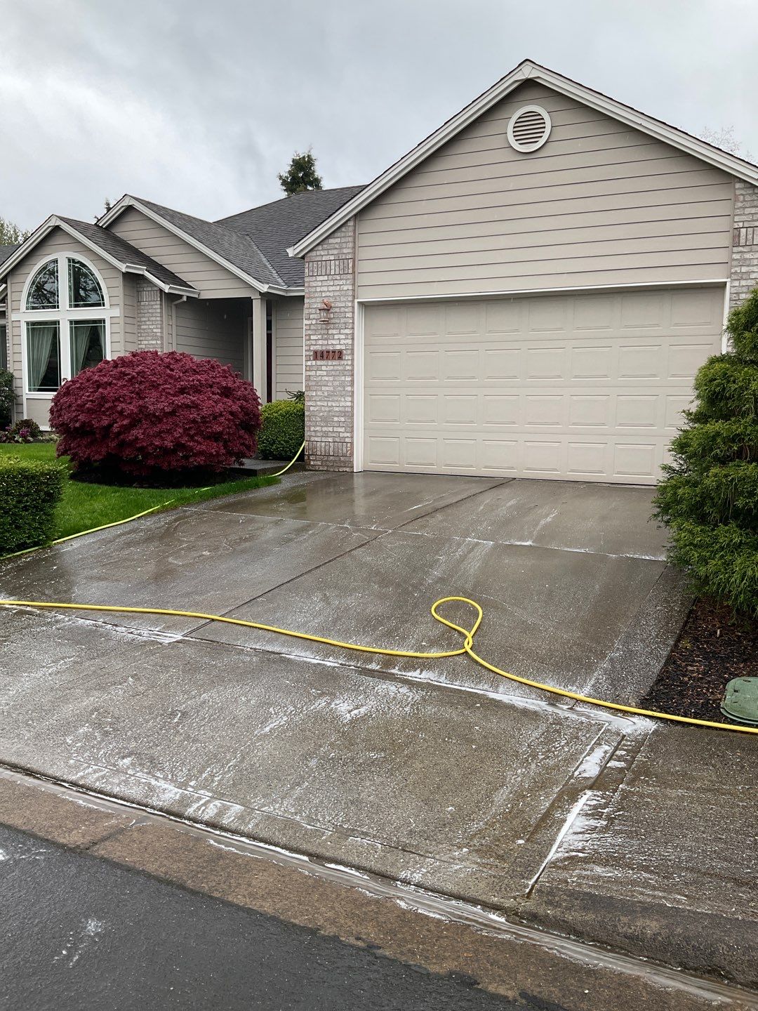 Driveway wash using Surfactant by Willamette Outdoor Wash LLC