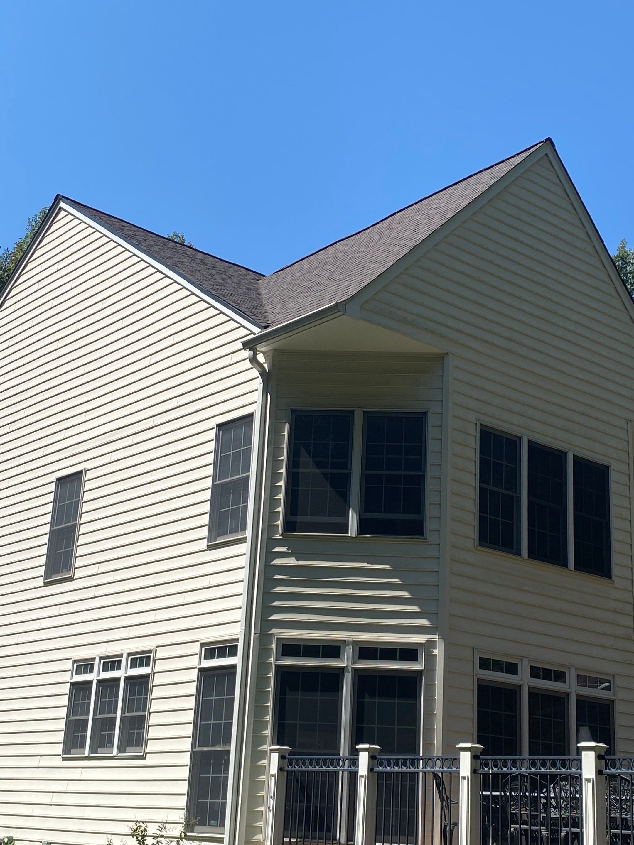 Fairfax station: Residential Roof with CertainTeed Landmark Pro in Max Def Shenandoah  by RM Banning, Inc.