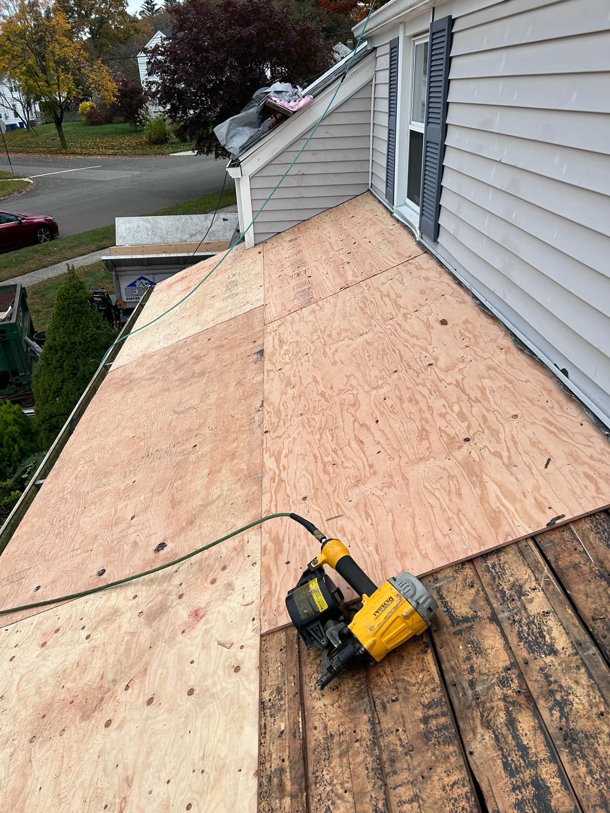 Residential Roofing Installation using Owens Corning TruDefinition Slatestone Gray by A Plus Exterior