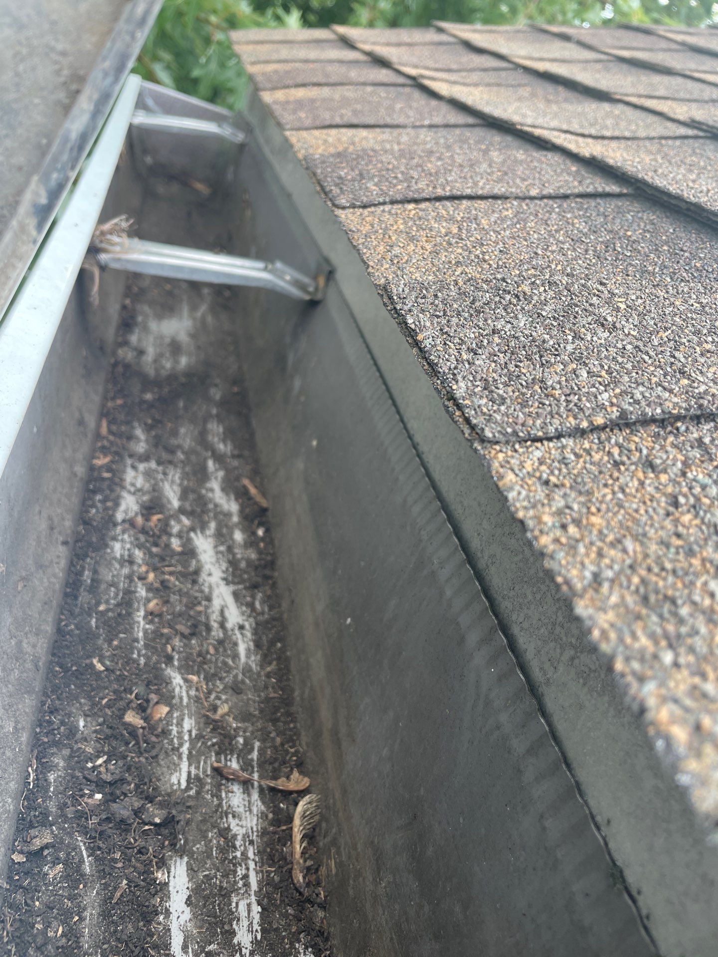 Commercial gutter cleaning Harrisburg, PA after photo with clean gutters