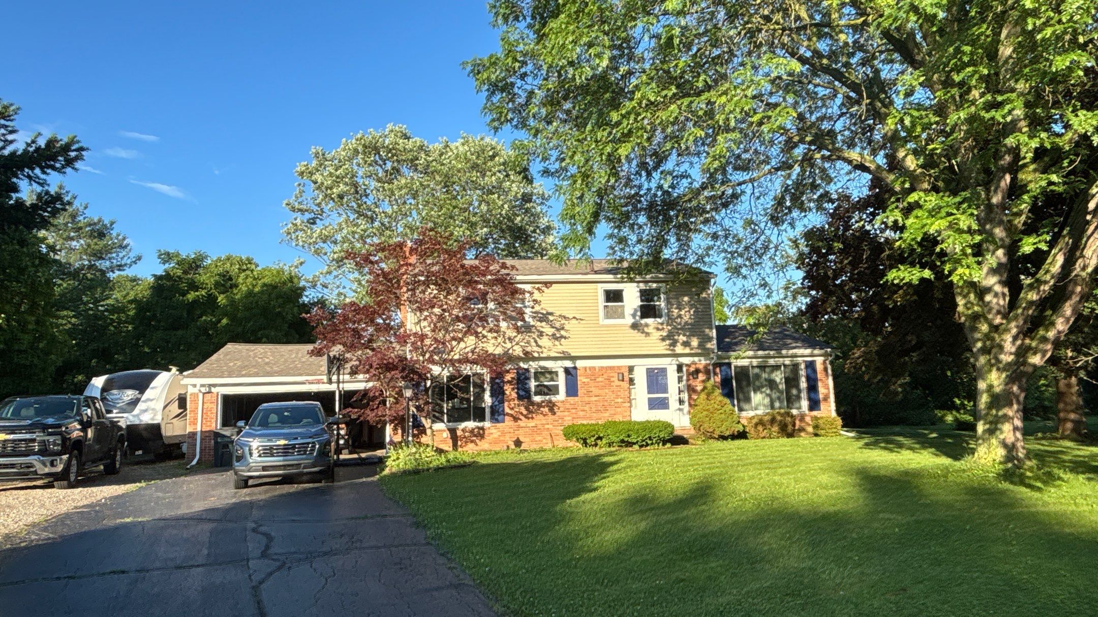 Siding Replacement using Alside Charter Oak D4.5" Vintage Wicker by 180 Contractors