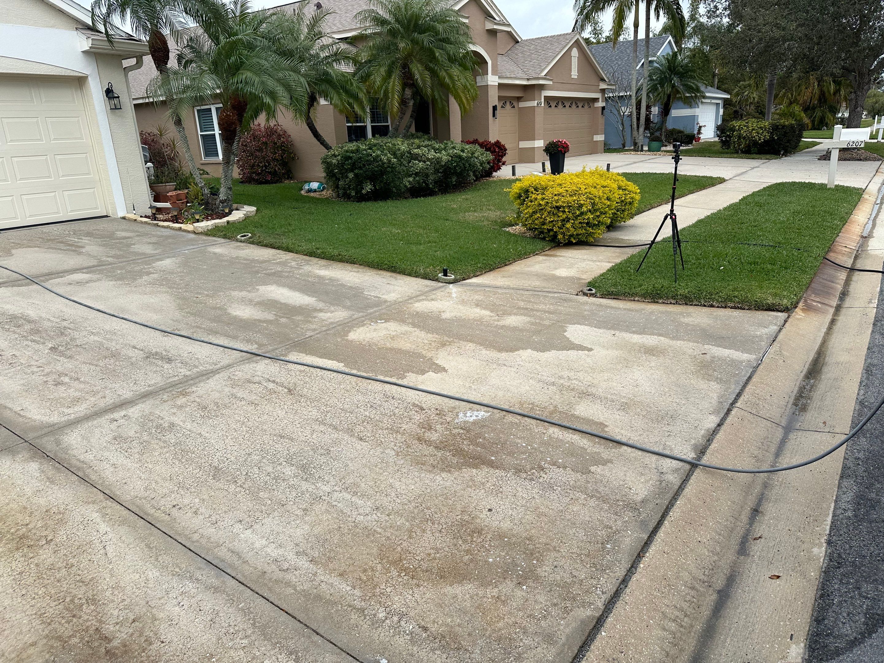 Driveway Cleaning and Rust Treatment - Fairways at Imperial Lakes, Palmetto, FL | Sunshine AquaWash by Sunshine AquaWash