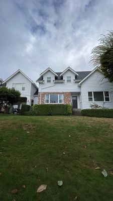 Residential Roofing Installation using GAF Charcoal HDZ