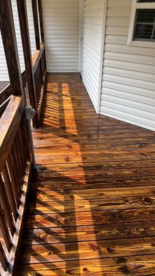 Weathered Deck using Wood Sealant