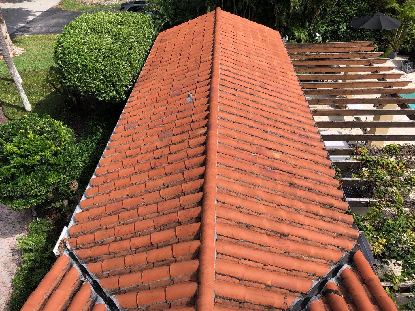 Verea Spanish S  - Fume Color by Istueta Roofing