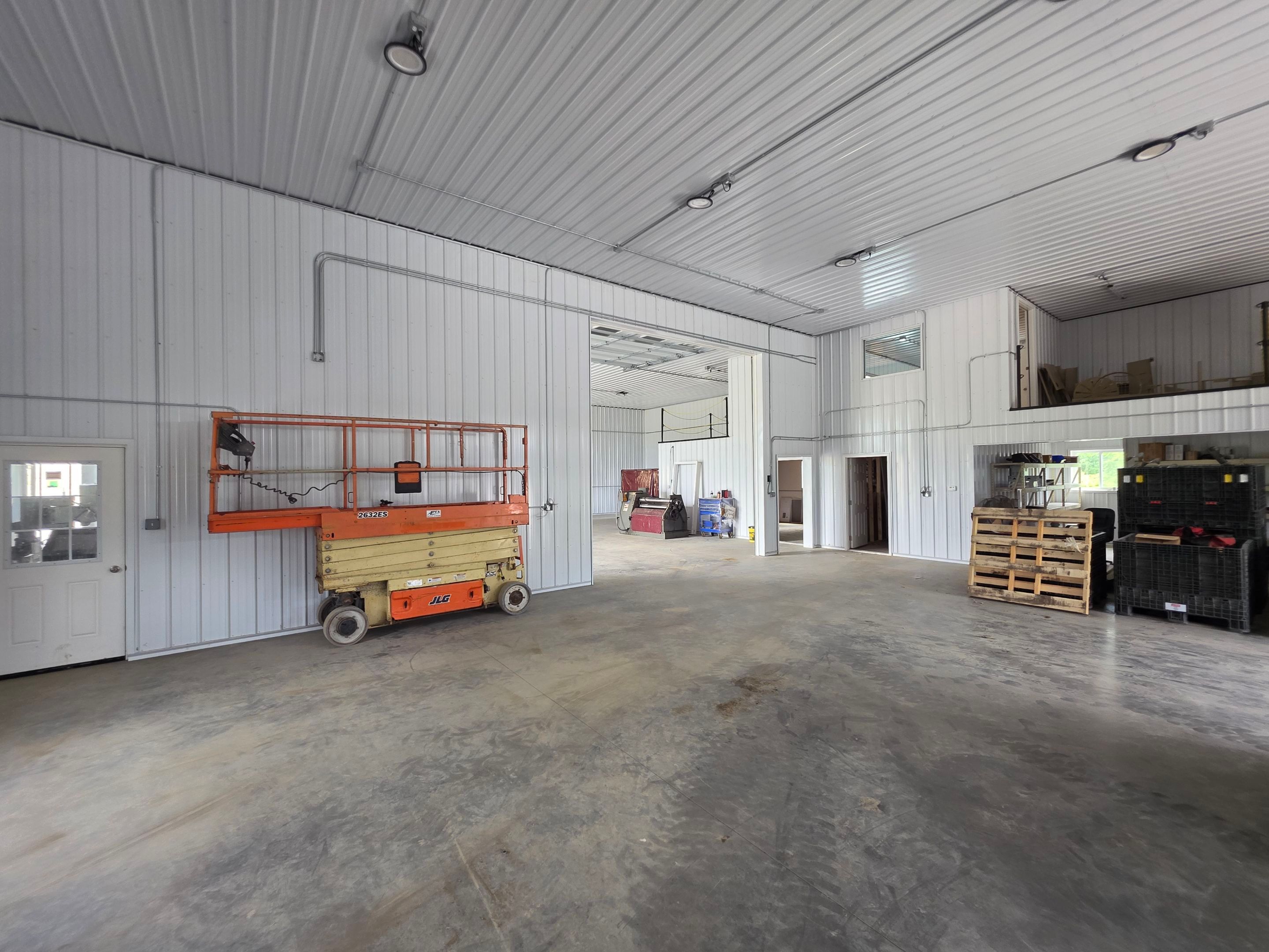 Manufacturing facility by Horst Custom Homes 
