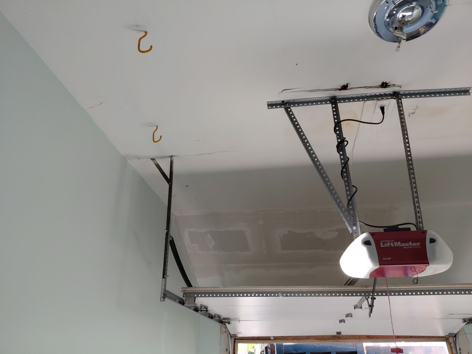 Alexandria: Residential Roof with CertainTeed Landmark Pro in Max Def Burnt Sienna by RM Banning, Inc.