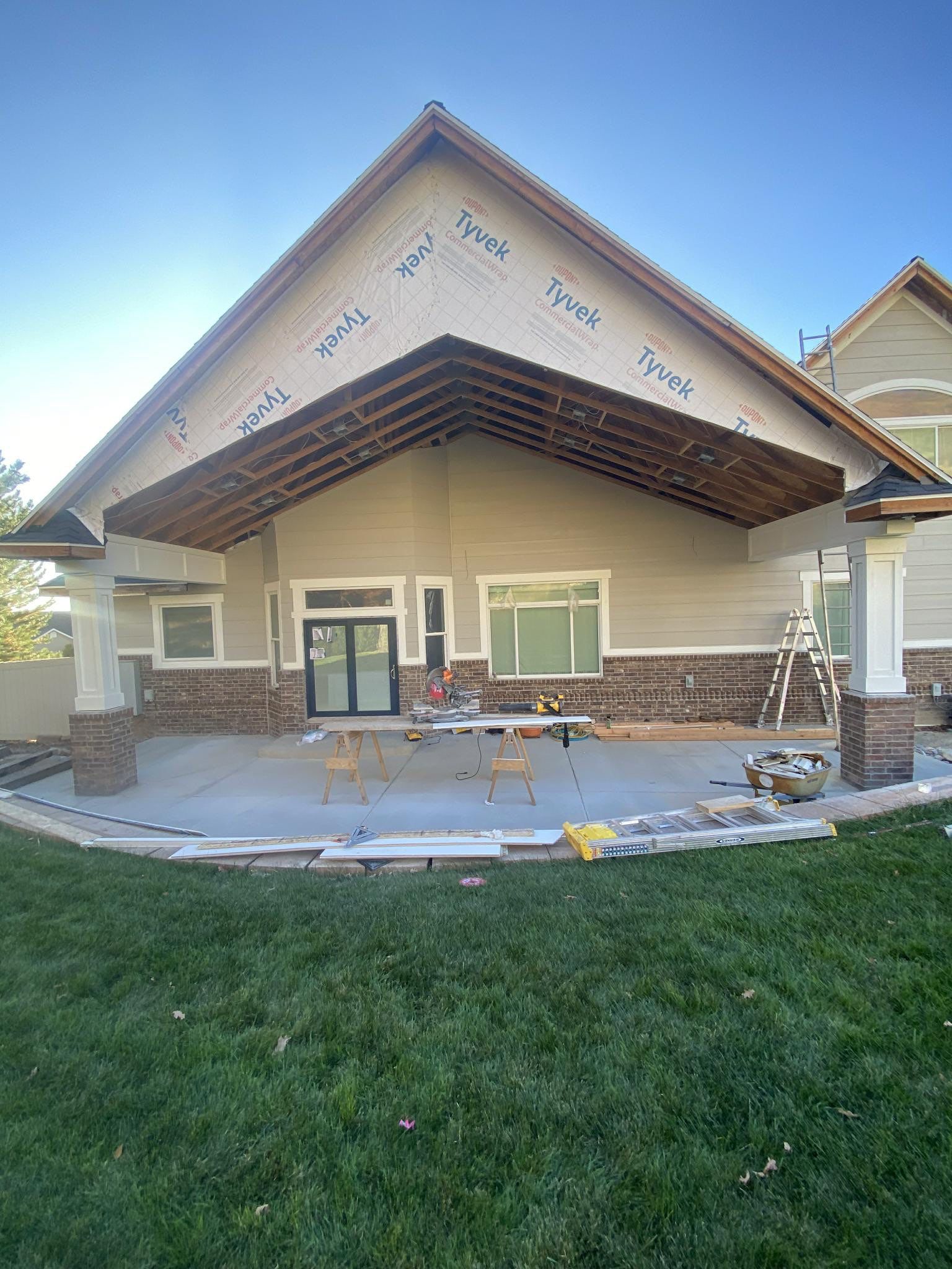 Cedar Hills | Architectural Hardie Redesign | Weaved Corners & SW Amazing Gray by Ideal Siding Utah