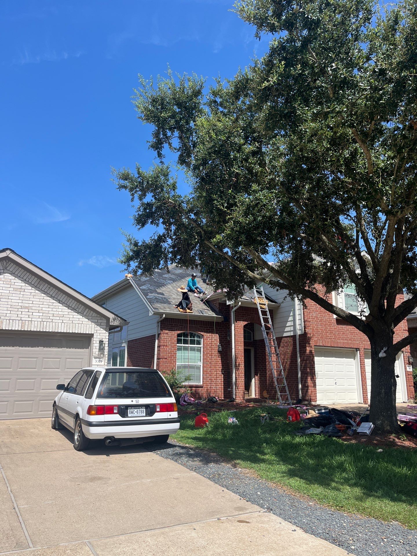 Residential Roofing Installation using Owen's Corning Duration (Lifetime) Shingles by Roof Repair Company