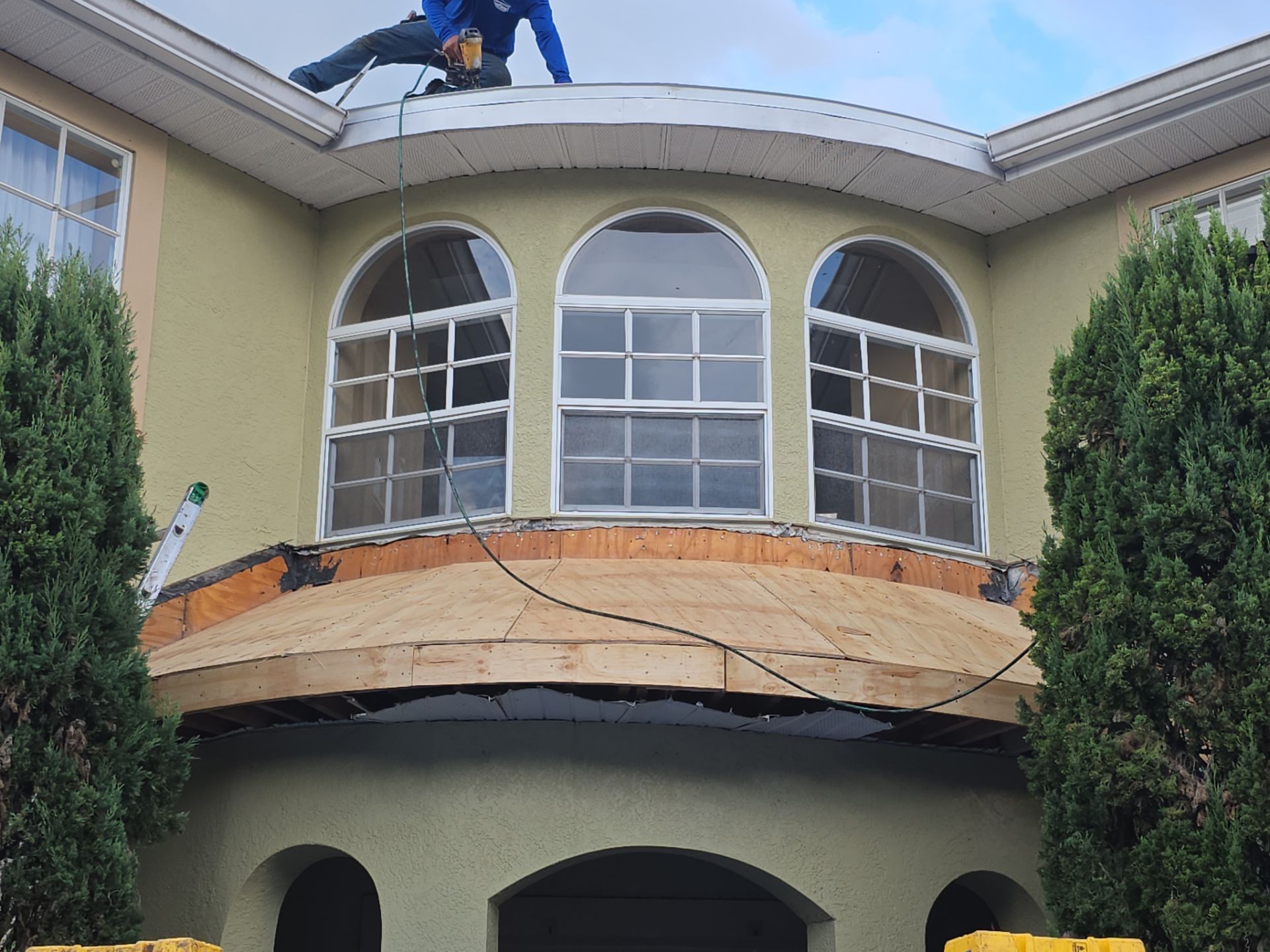 Roof Replacement in Valrico, FL by Shingle Masters Roofing