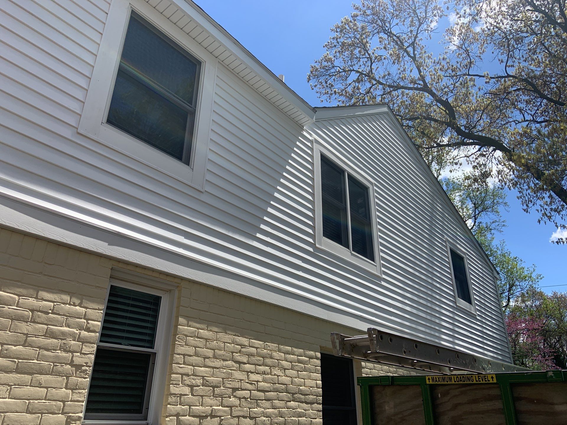 Siding Replacement using CertainTeed Restoration Classic D5 by 180 Contractors